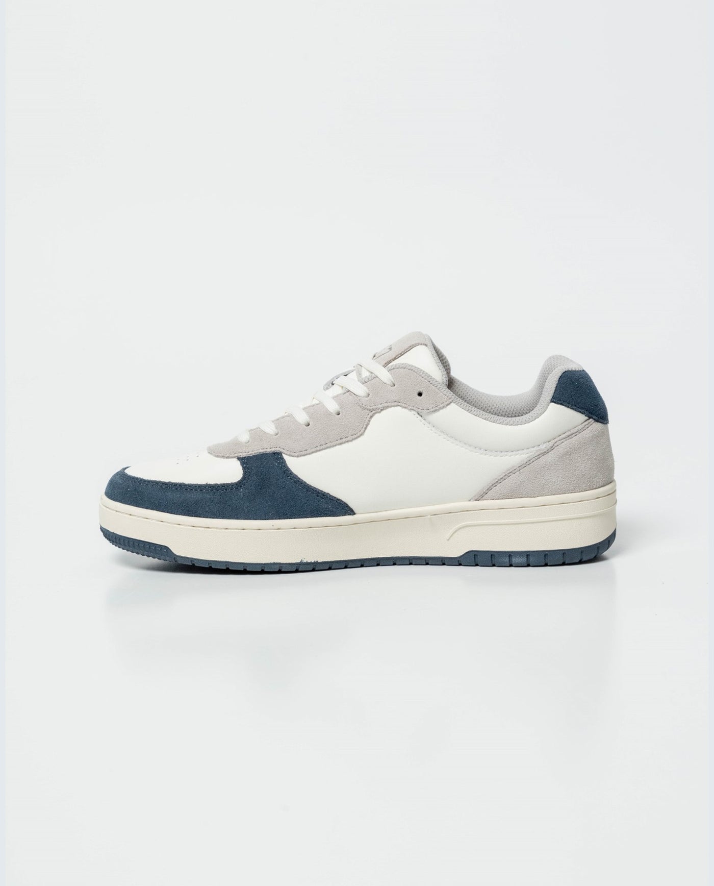 Men's Low-Top Basketball Style Sneakers with Contrast Textures 63_062G008_BLA110601_4