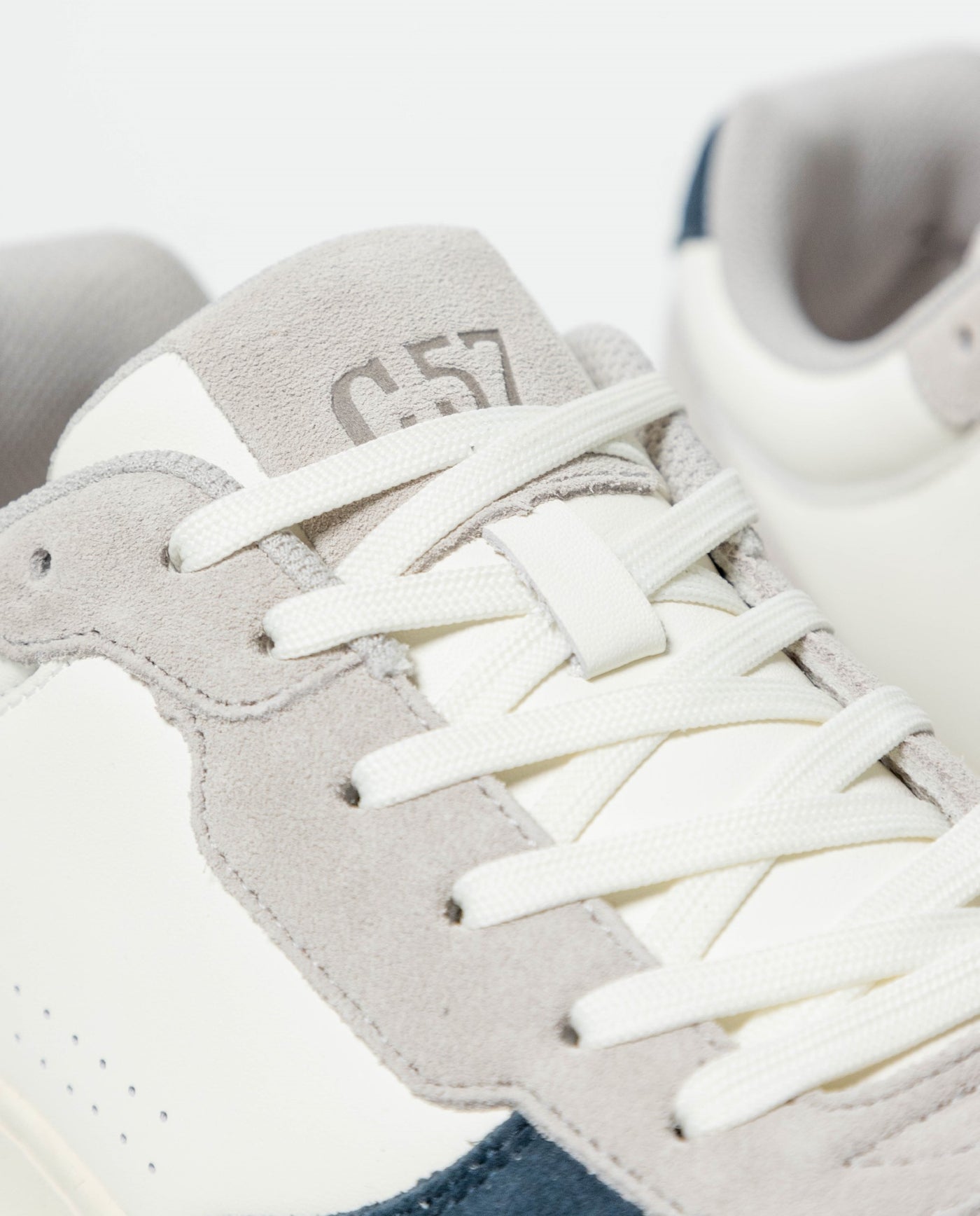 Men's Low-Top Basketball Style Sneakers with Contrast Textures 63_062G008_BLA110601_5