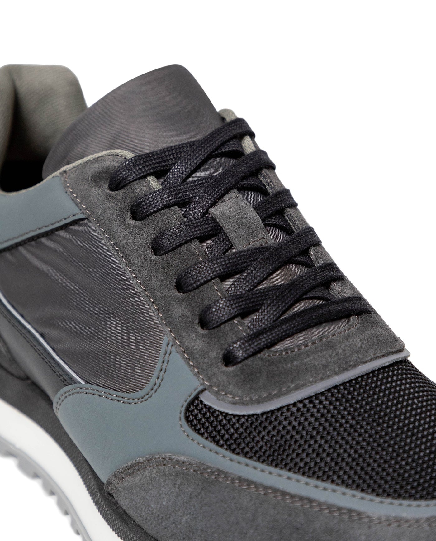 Men's Tone-on-Tone Tricolor Spoiler Runner Sneakers 63_069G007_NEG194007_4