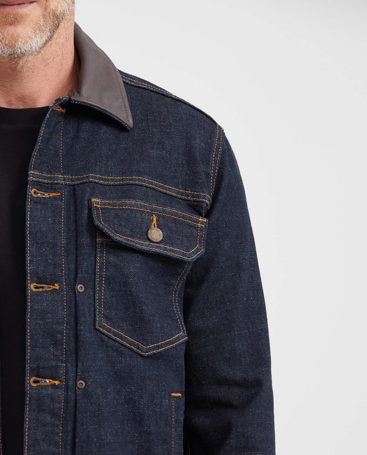Men's Heritage Straight Fit Ultra Dark Wash Trucker Jacket with Leather Collar in Stretch Denim 322G450 - 3