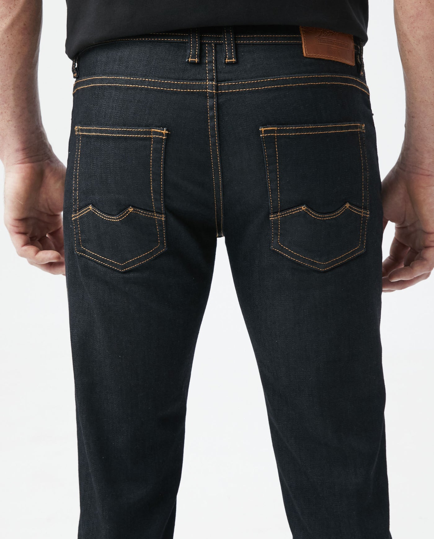 Jeans para Hombre: Algodón Premium con Estilo Sostenible - Blue 63_330E007_020000_6