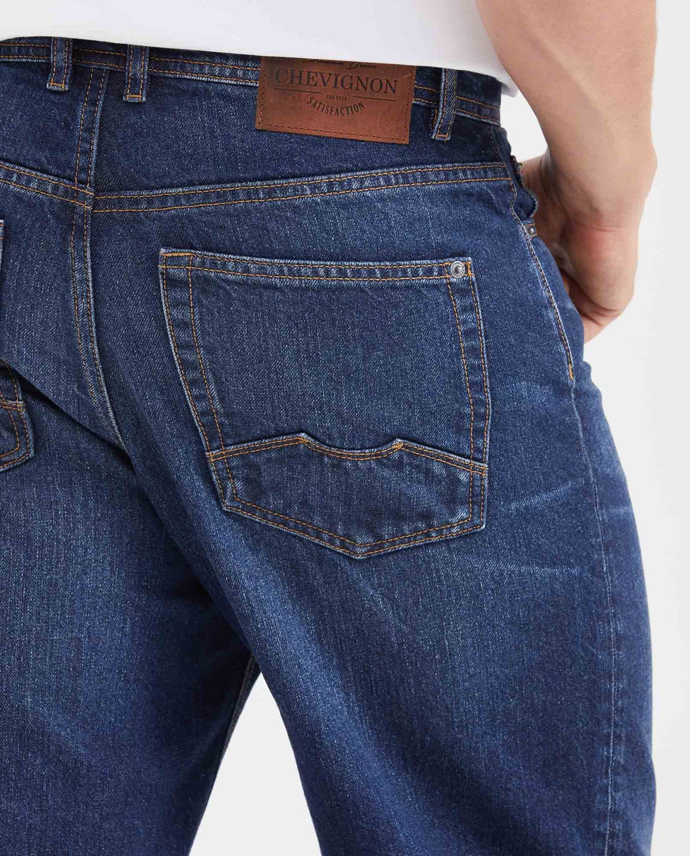 Men's Maverick Relaxed Fit Dark Wash Jeans in Cotton 330G700 - 5