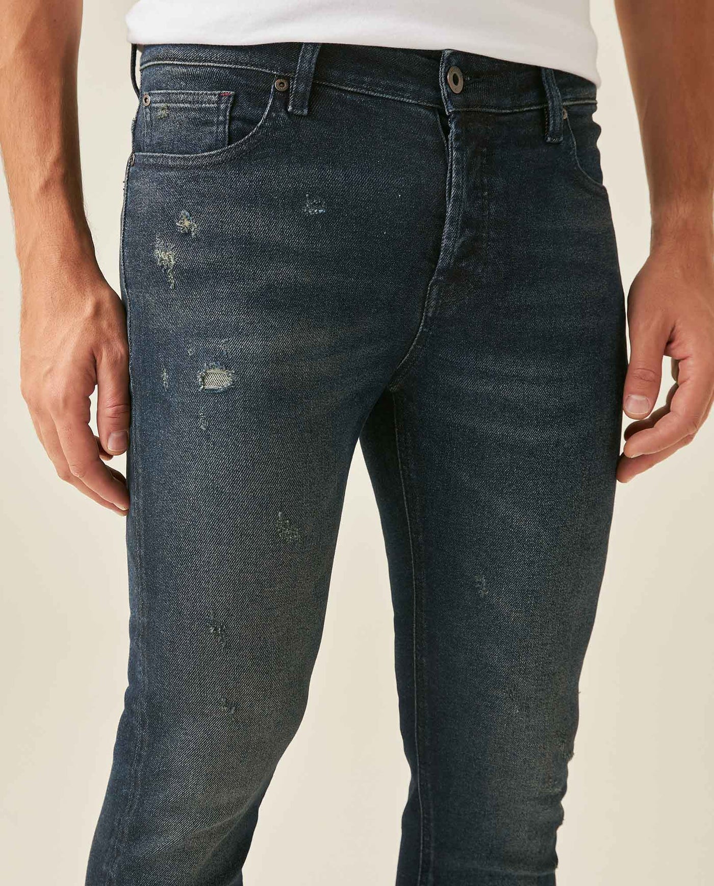 Mens Jeans Skinny Fit Low Rise Ultra Dark Wash Recycled Cotton Polyester Elastane Classic Distressing - Blue 63_331H031_AZU193924_5