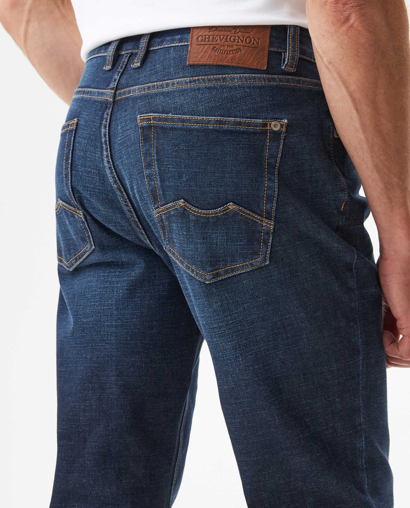 Men's Morrison Straight Medium Wash Jeans in Recycled Cotton Blend Seaport 63_339G011_AZU184140_7
