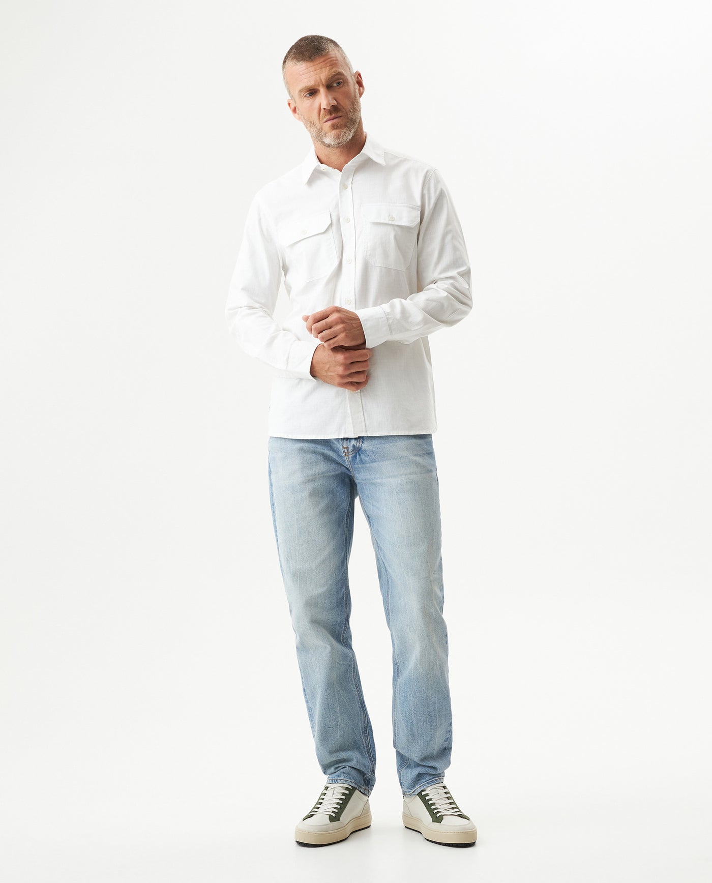 Men's Morrison Slim Light Wash Jeans in Cotton Stretch Blend, Mariner 339G014 - 3
