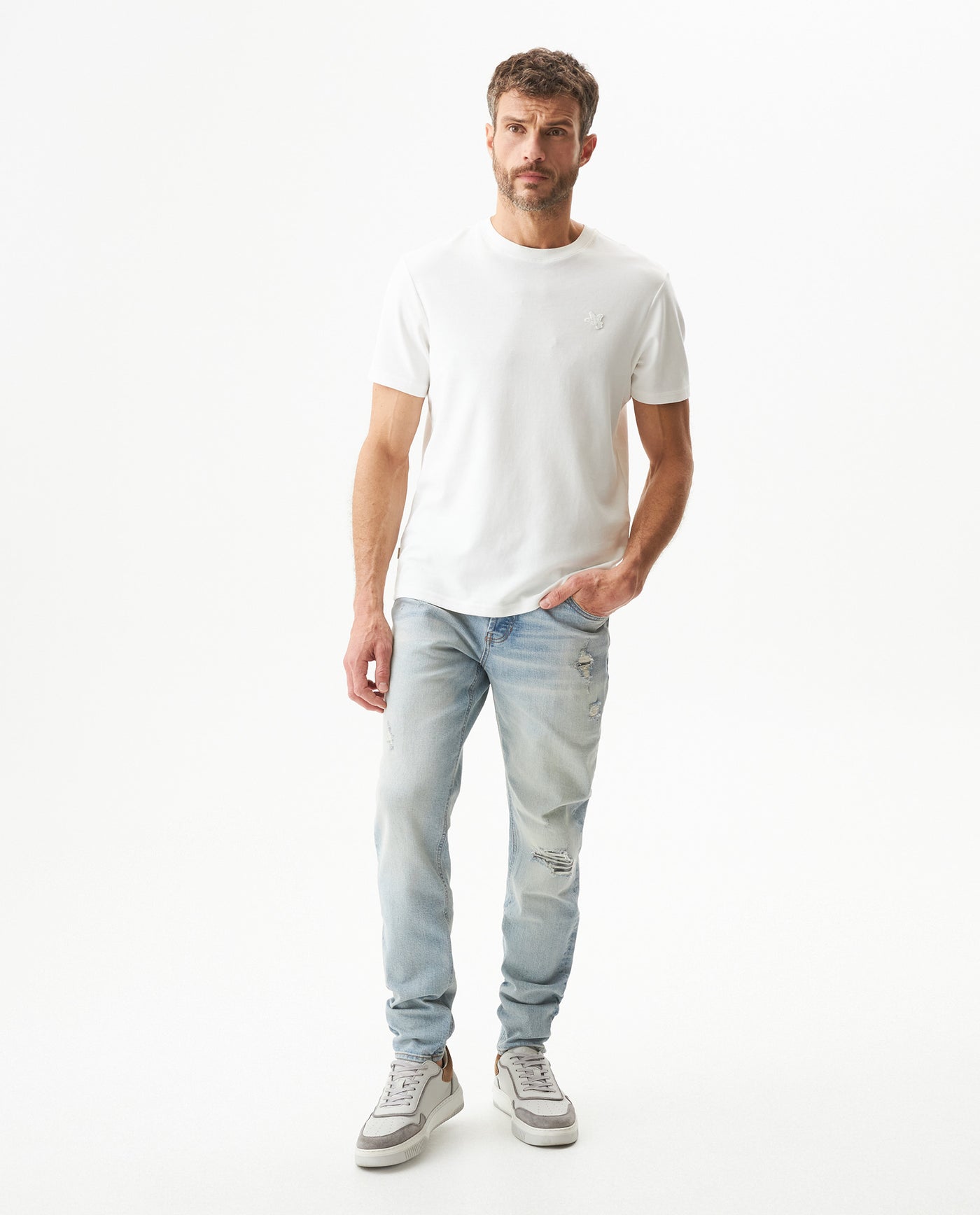 Men's Famous Skinny Fit Light Wash Jeans in Cotton Stretch Blend, Windward - 3
