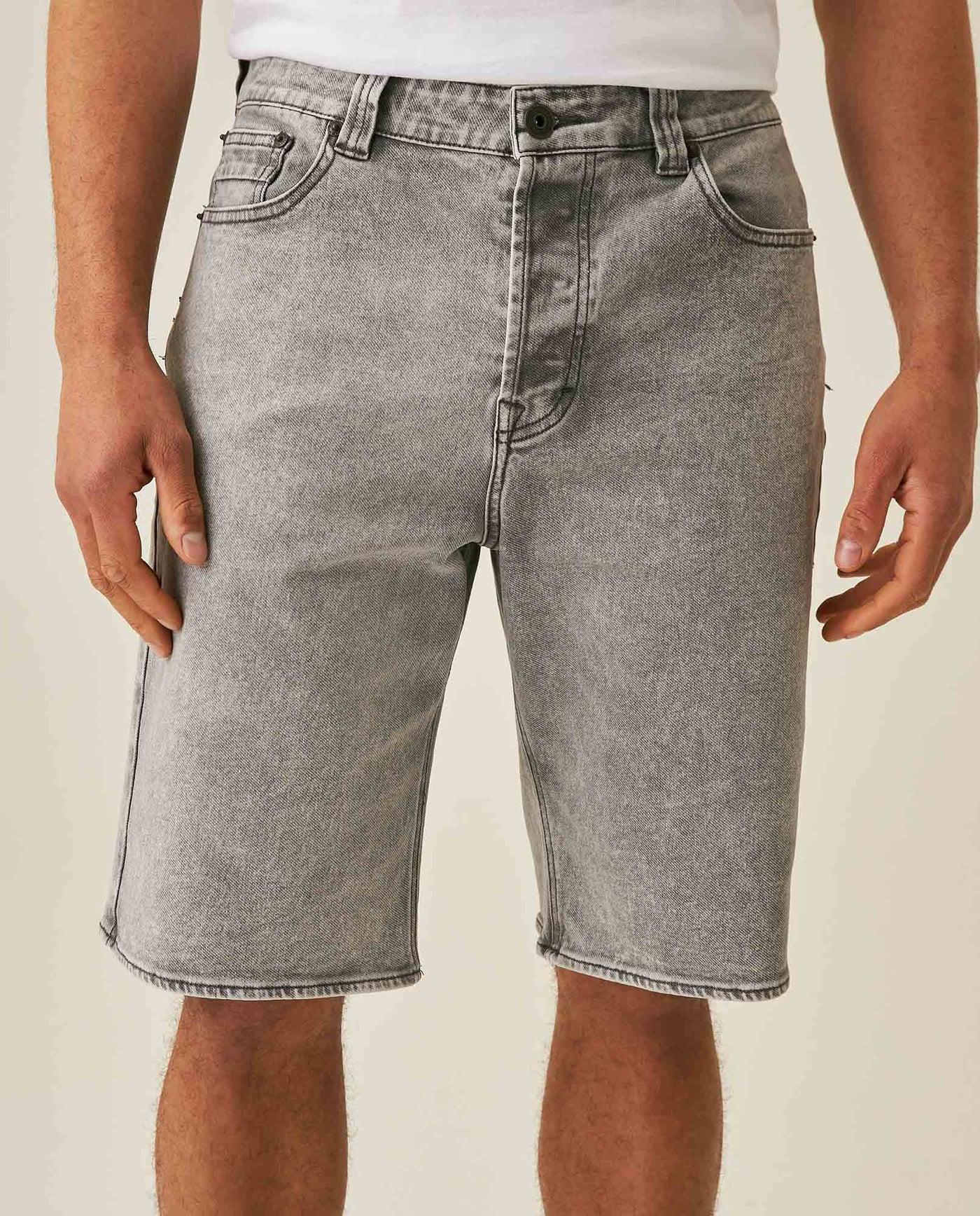 Mens Bermuda Shorts Mid Rise Gray Wash Maverick Mold Cotton Polyester Elastane Leather Waistband Badge - Gray 63_351H001_GRI145002_5