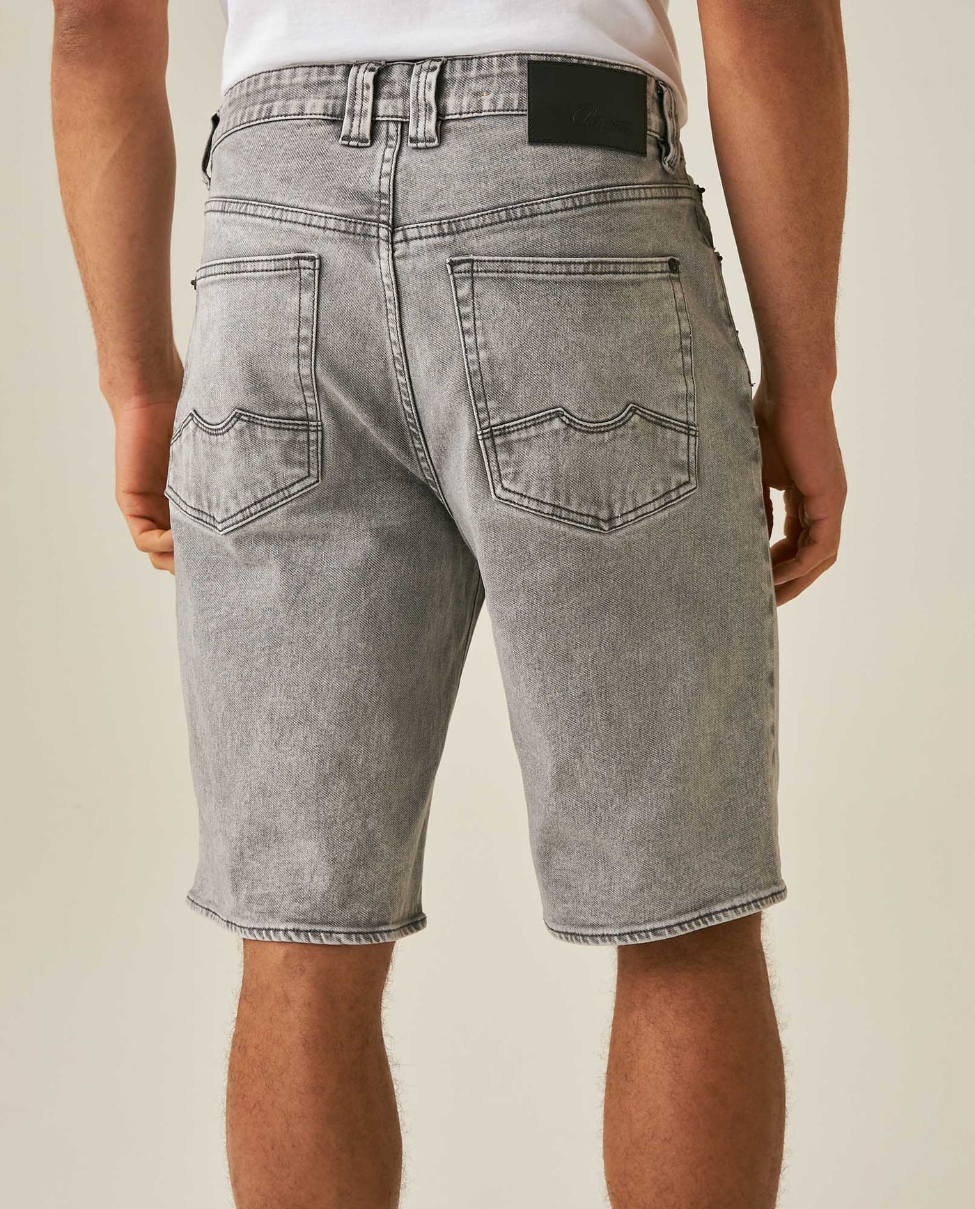Mens Bermuda Shorts Mid Rise Gray Wash Maverick Mold Cotton Polyester Elastane Leather Waistband Badge - Gray 63_351H001_GRI145002_8