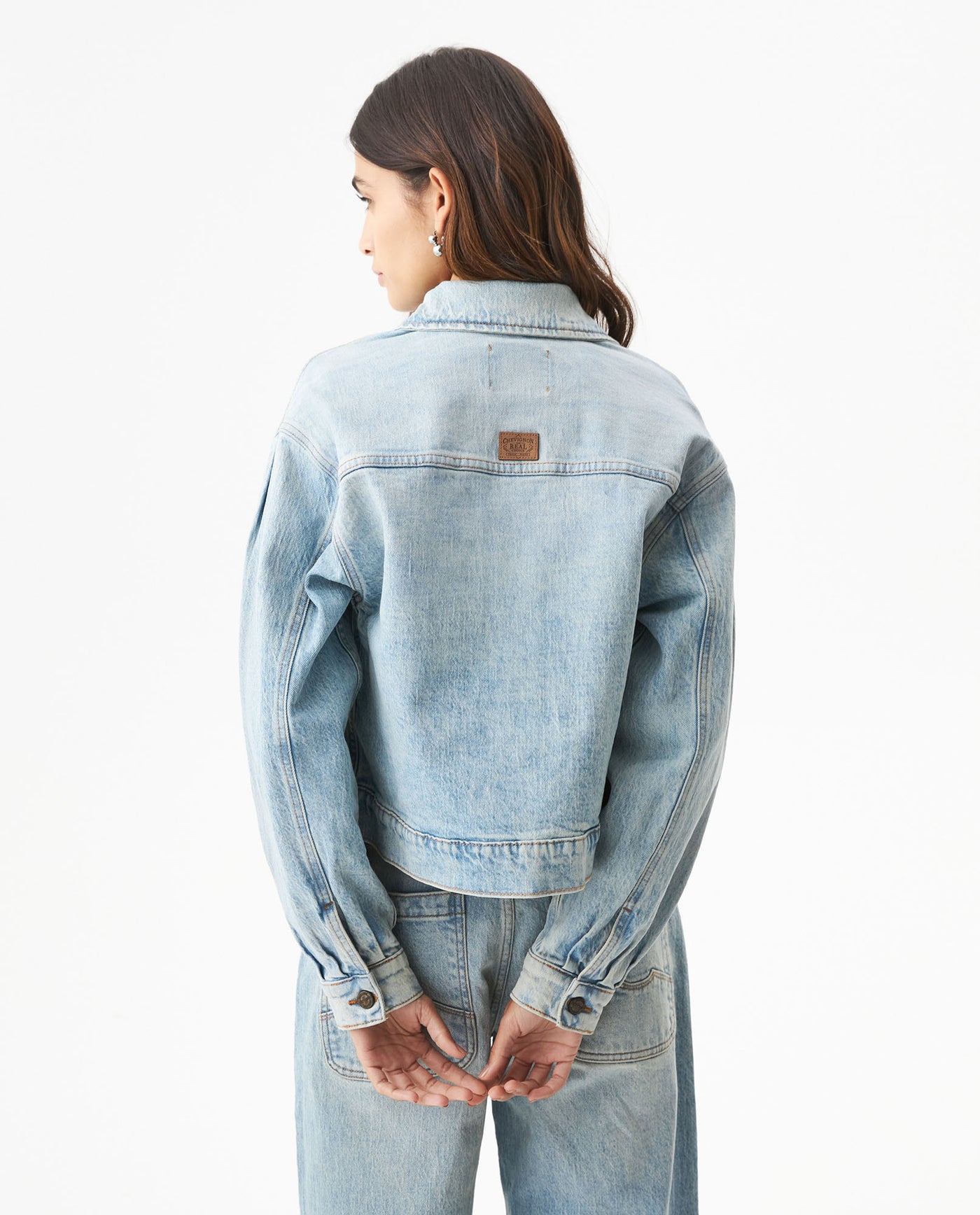 Women's Classic Trucker Denim Jacket Light Wash in Cotton Stretch Blend 429G450 - 5