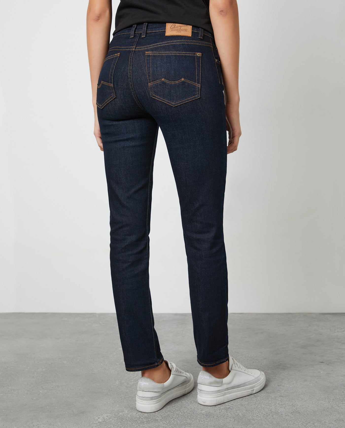 Women's Denim-High-rise Jeans Dark Wash 63_430E007_AZU193924_4