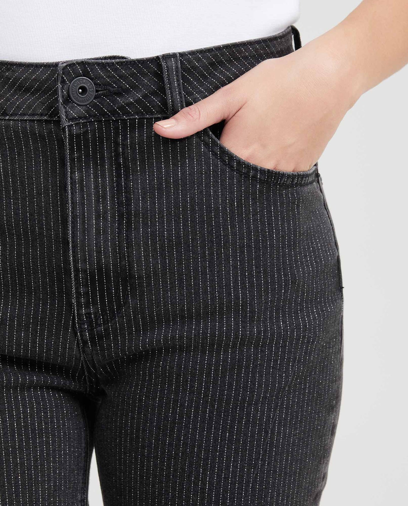 Women's Cosmo Jeans Super High-Rise Fitted Leg Black Wash Green Contrast Metal Fiber 431G026 - 2