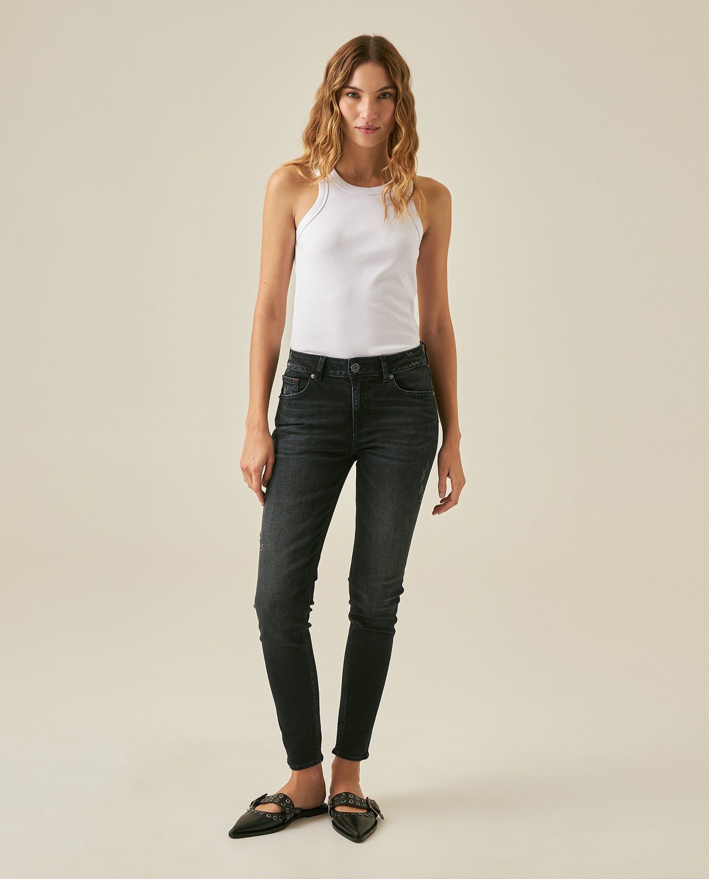 Womens Jeans Skinny Fit Mid Rise Cotton–Elastane Dark Wash Destroyer Effect Whiskering - Blue 63_431H010_AZU194052_4