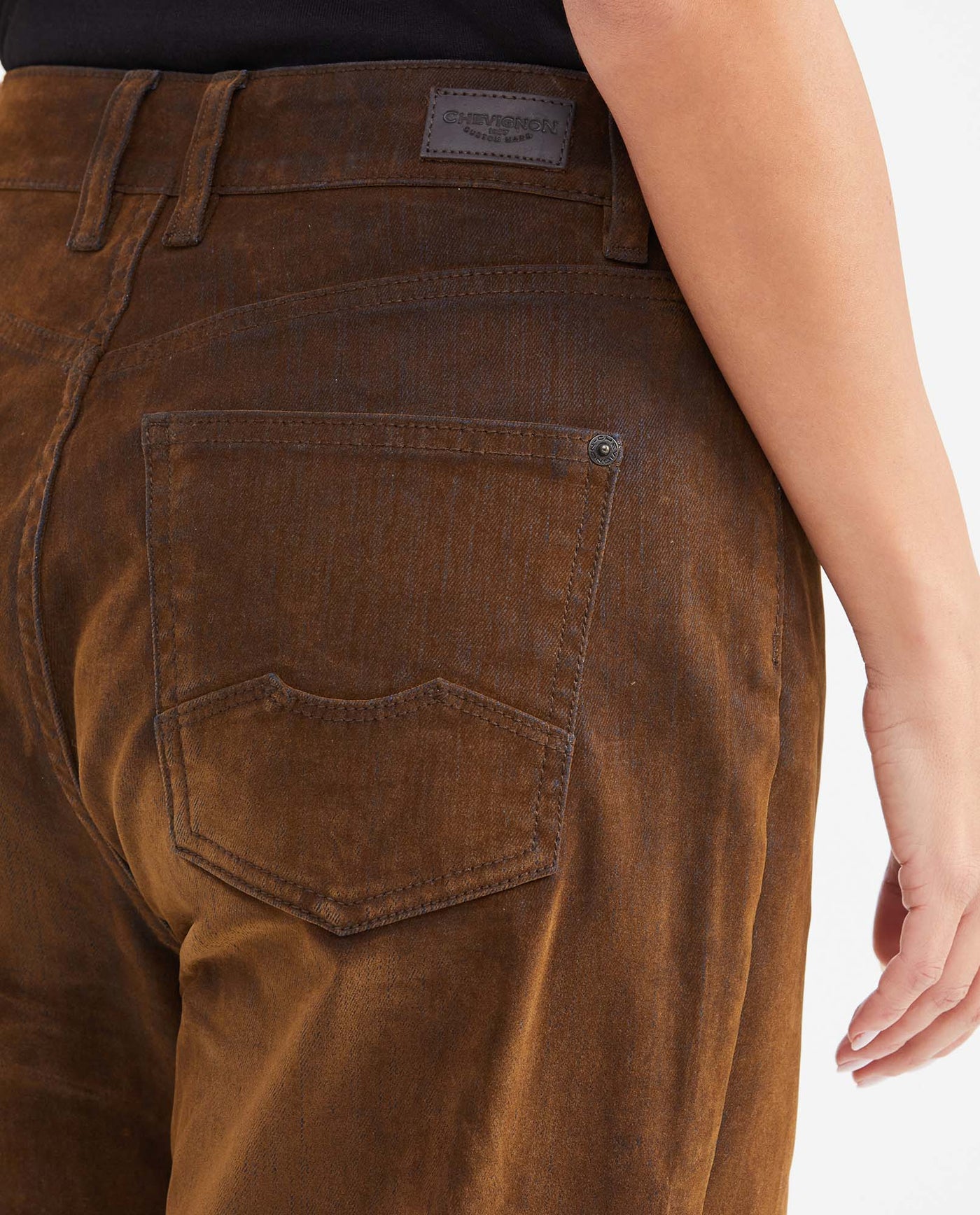 High-Rise Straight Fit Jeans with Relaxed Leg in Brown for Women - Brown 432G030 - 6