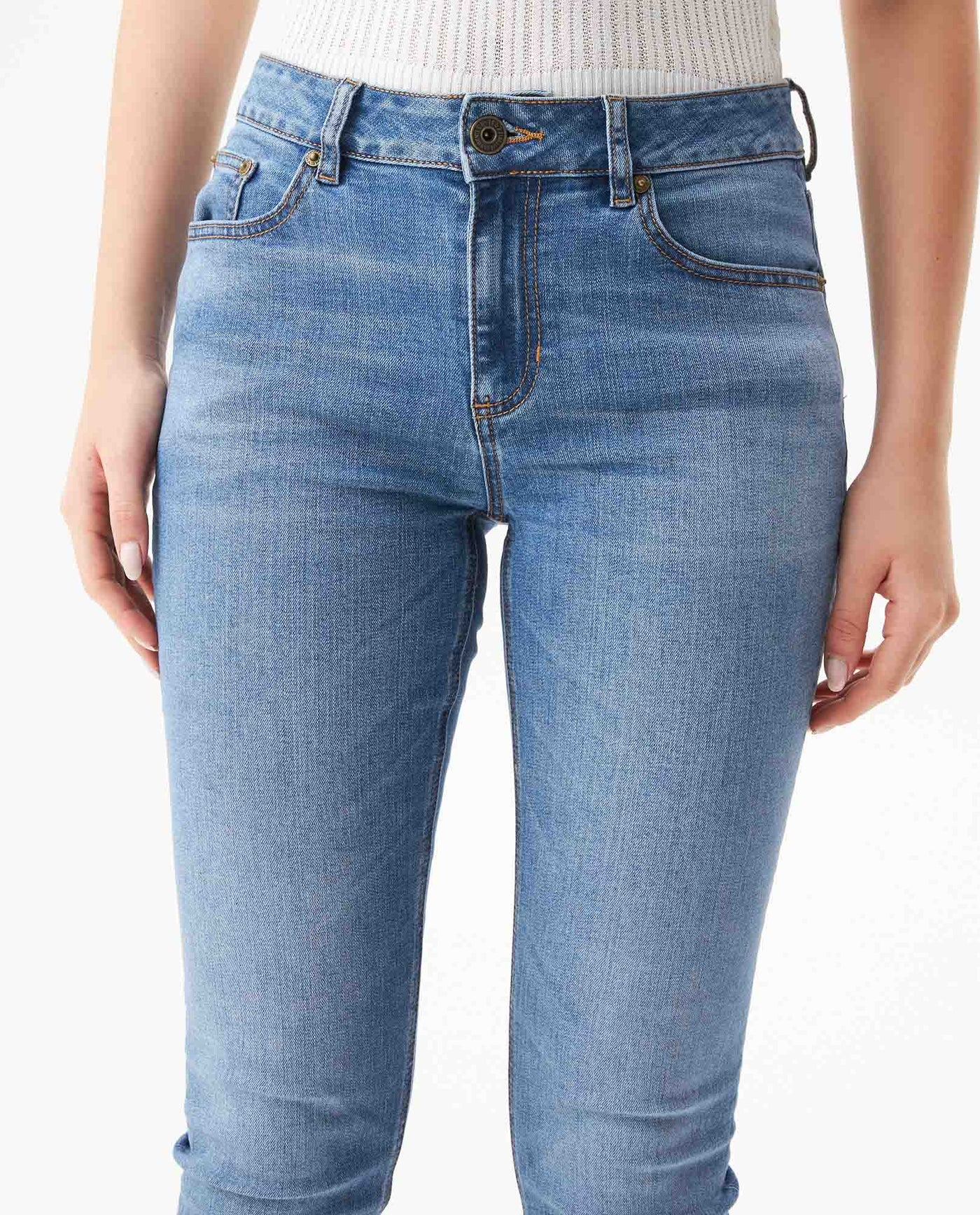 Women's Cosmo High Rise Medium Wash Jeans in Cotton-Polyester Blend, Boatyard - 4