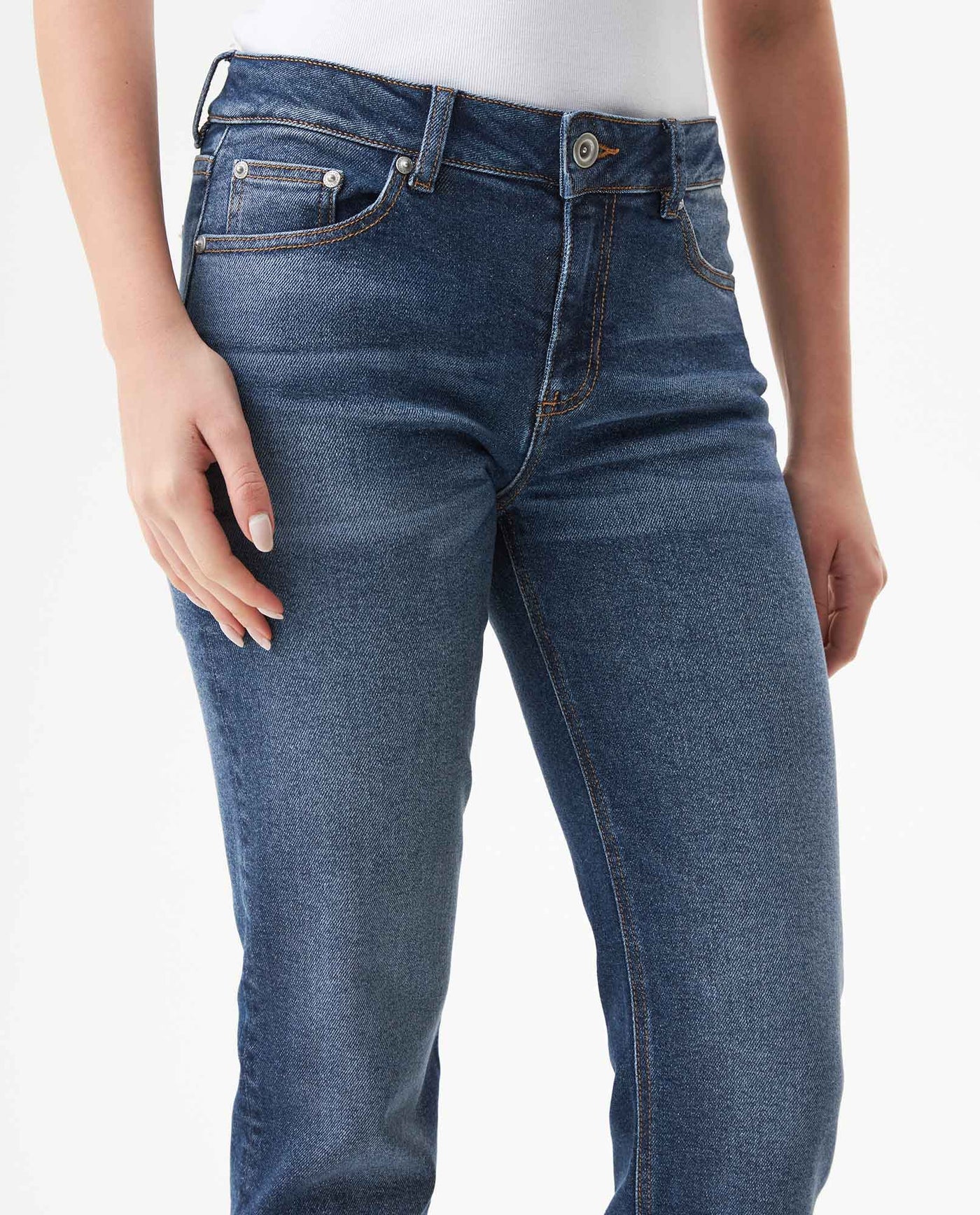 Women's Cosmo High Rise Medium Wash Jeans in Recycled Cotton Blend, Horizon 439G016 - 4