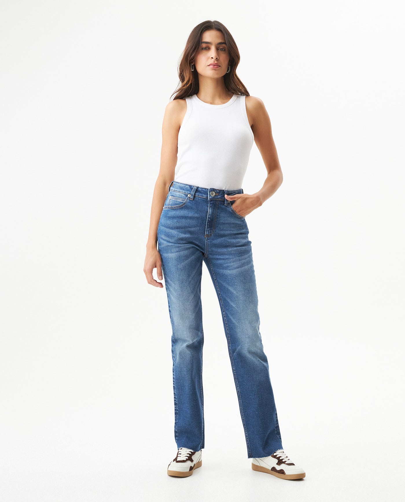 Women's Cosmo High Rise Medium Wash Jeans in Recycled Cotton Blend, Expedition 439G021 - 3