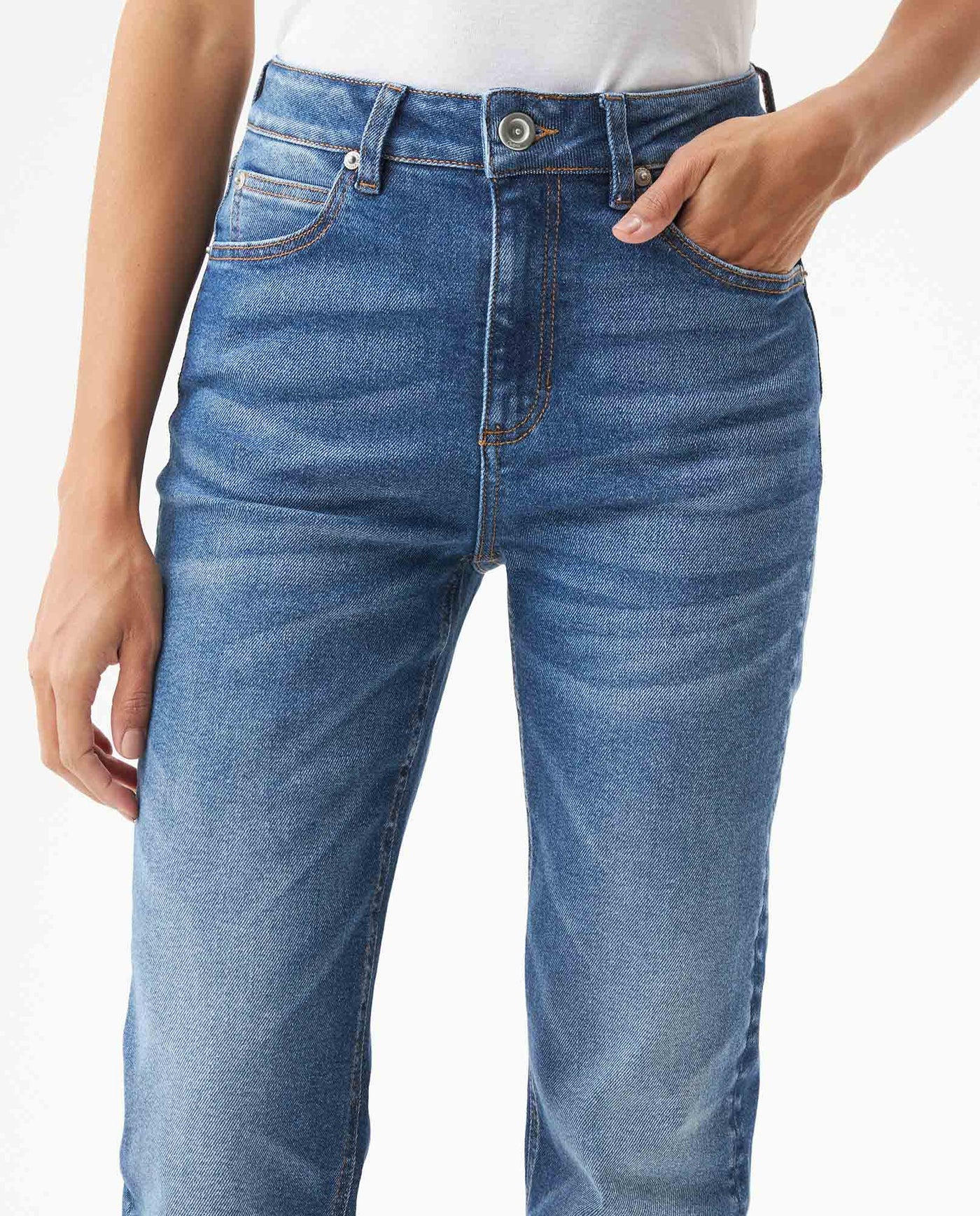 Women's Cosmo High Rise Medium Wash Jeans in Recycled Cotton Blend, Expedition 439G021 - 4