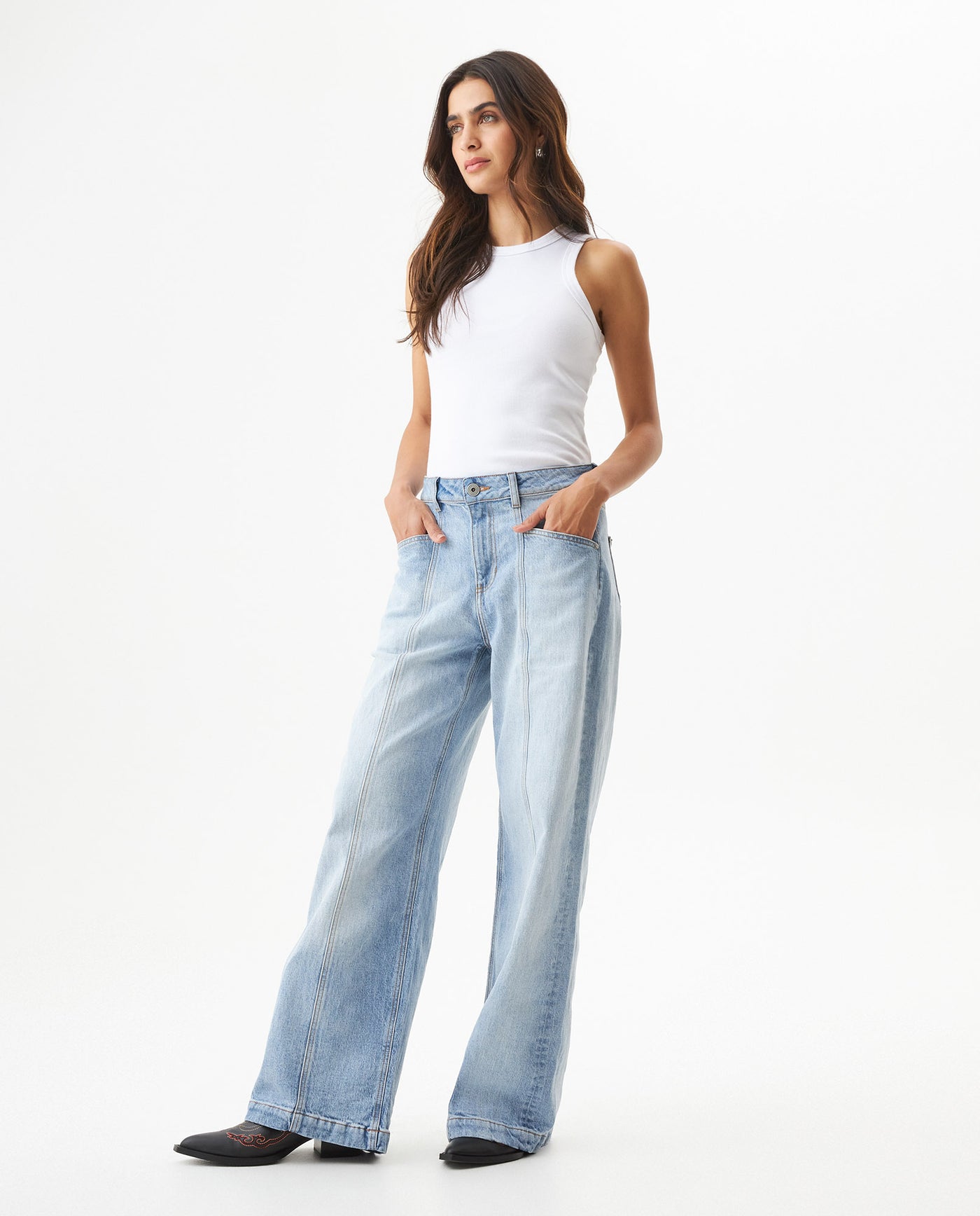 Women's Special Fit Wide Leg High Rise Light Wash Jeans in Cotton Stretch Blend, Midnight 439G042 - 3