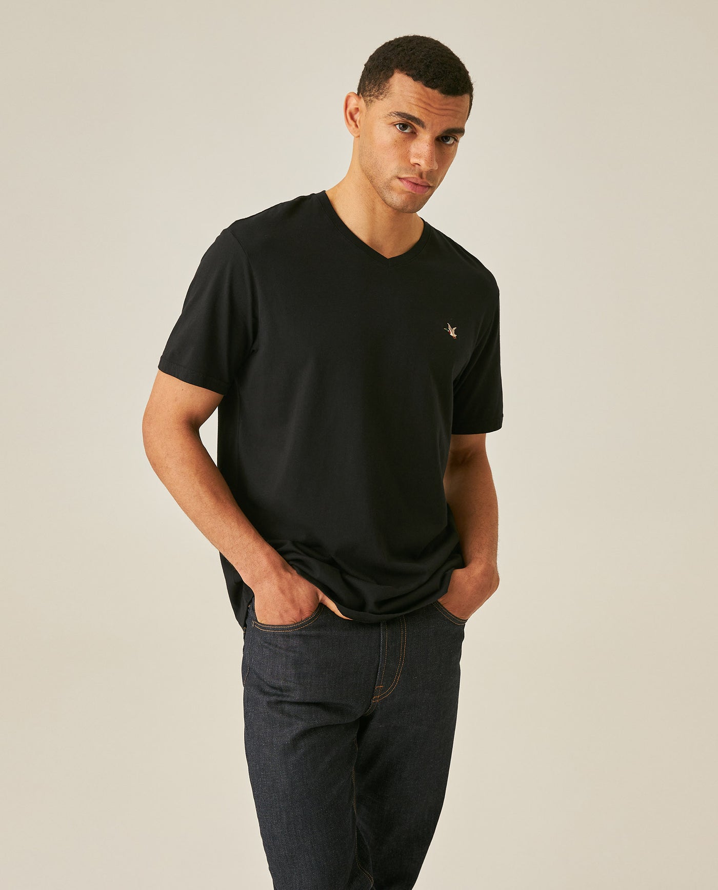 Mens T-Shirt Slim Fit Short Sleeve V-Neck Cotton Vibrant Embroidered Duck Heart Point - Black 63_641H000_NEG194007_0