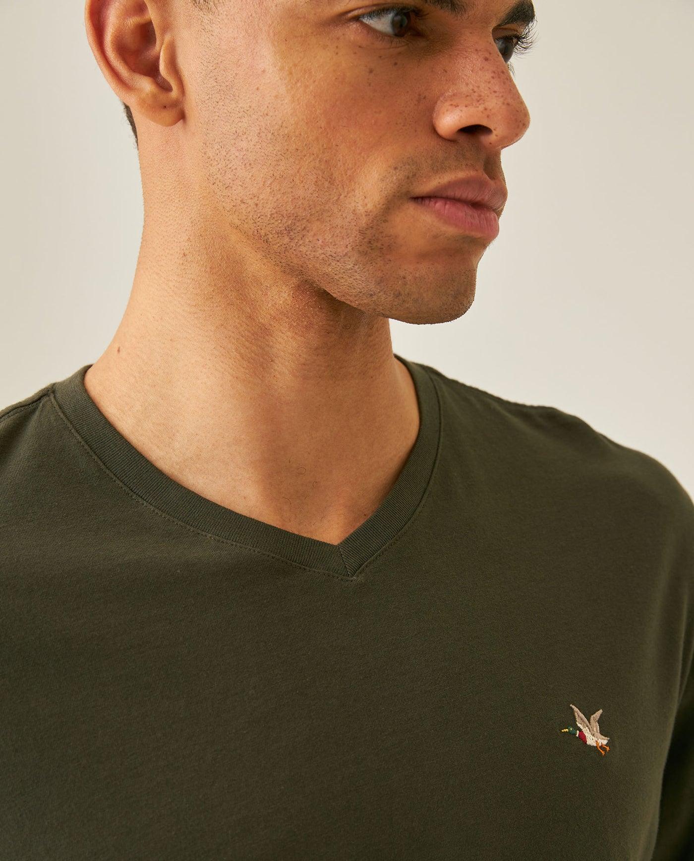 Mens T-Shirt Slim Fit Short Sleeve V-Neck Cotton Vibrant Embroidered Duck Heart Point - Green 63_641H000_VER190414_5