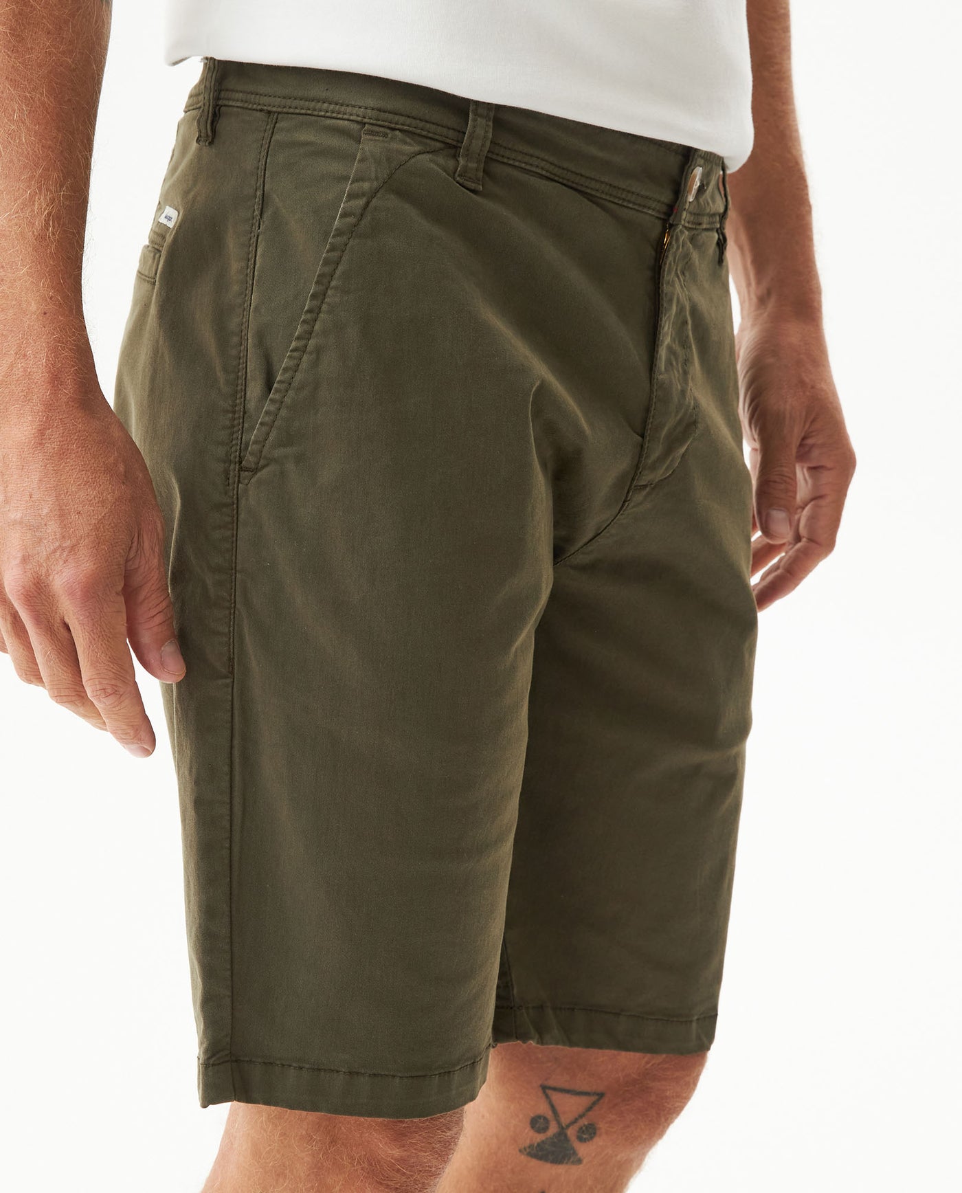 Men's Chino Mid Rise Shorts in Cotton-Tencel Blend, Journey - 4