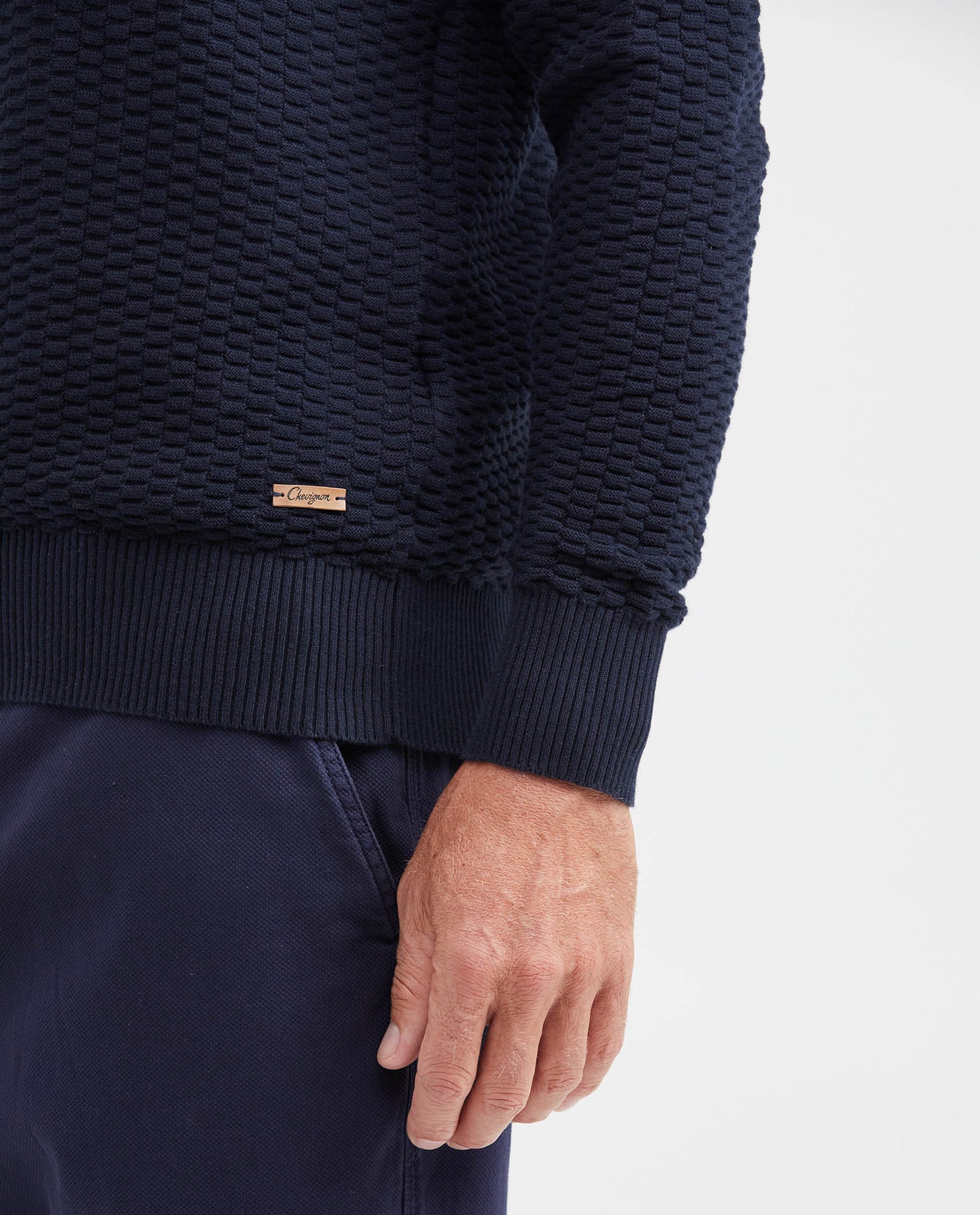 Men’s Textured Knit Pullover with V-Neck in Cotton, Glow - 4