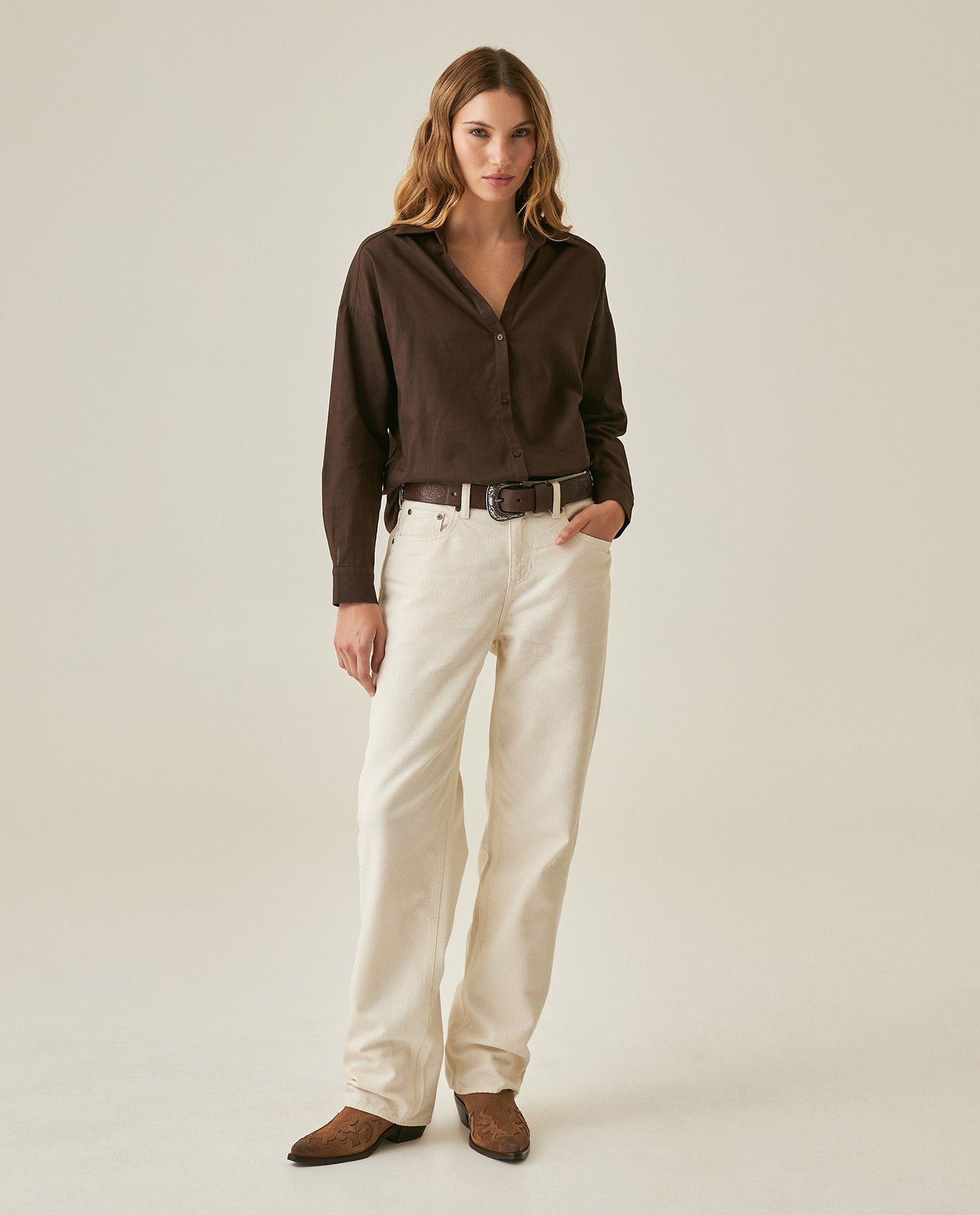 Womens Shirt Linen Straight Silhouette Linen–Cotton Blend V-Neckline Dropped Shoulder - Brown 63_711H001_CAF191016_4