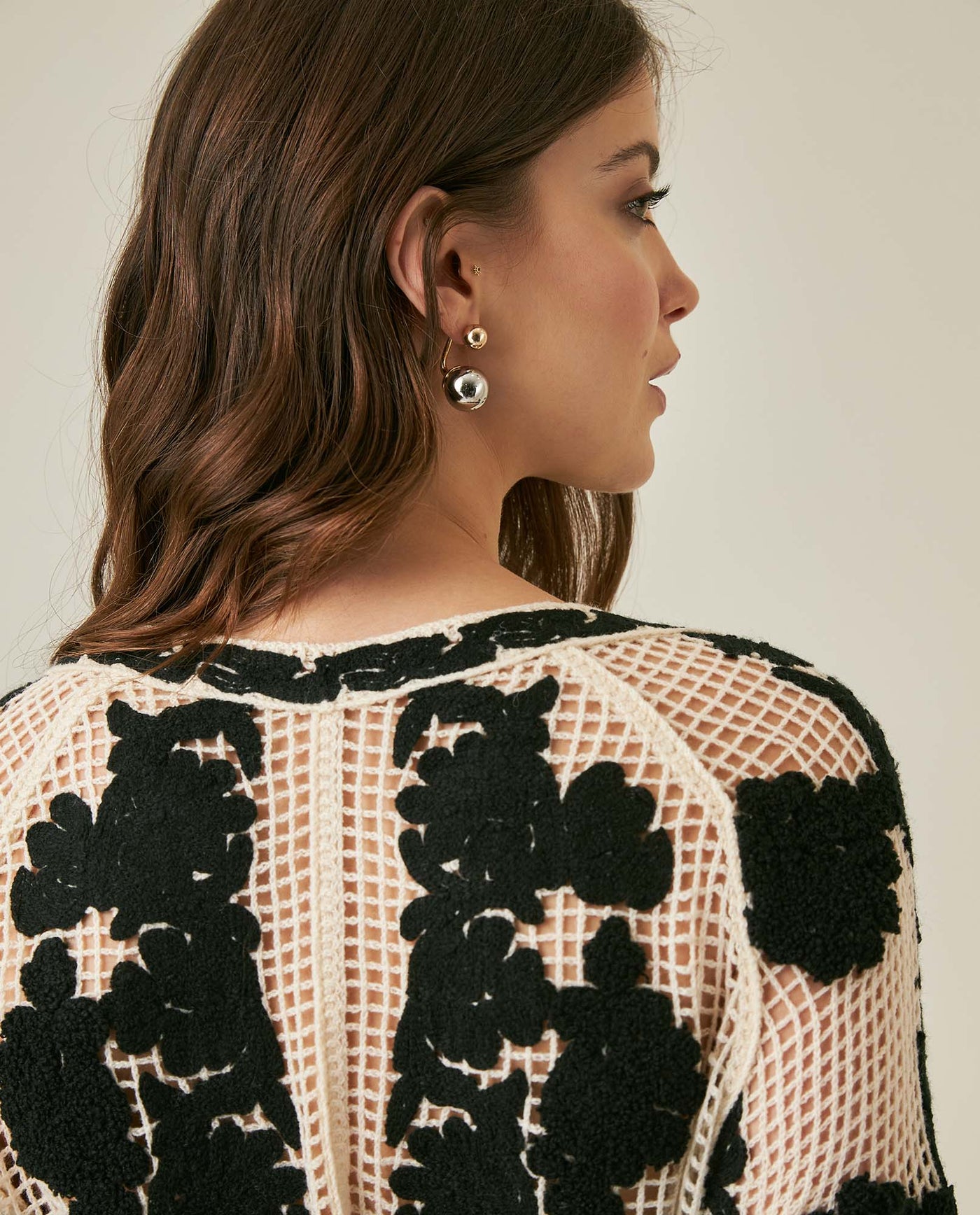 Womens Open-Knit Floral Shirt - Black 63_714H008_NEG194007_7