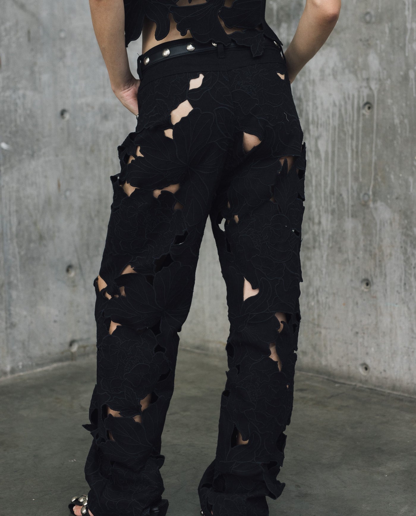 Womens Embroidered Barrel Fit Pants - Special Collection - Black 63_734H501_NEG194007_7
