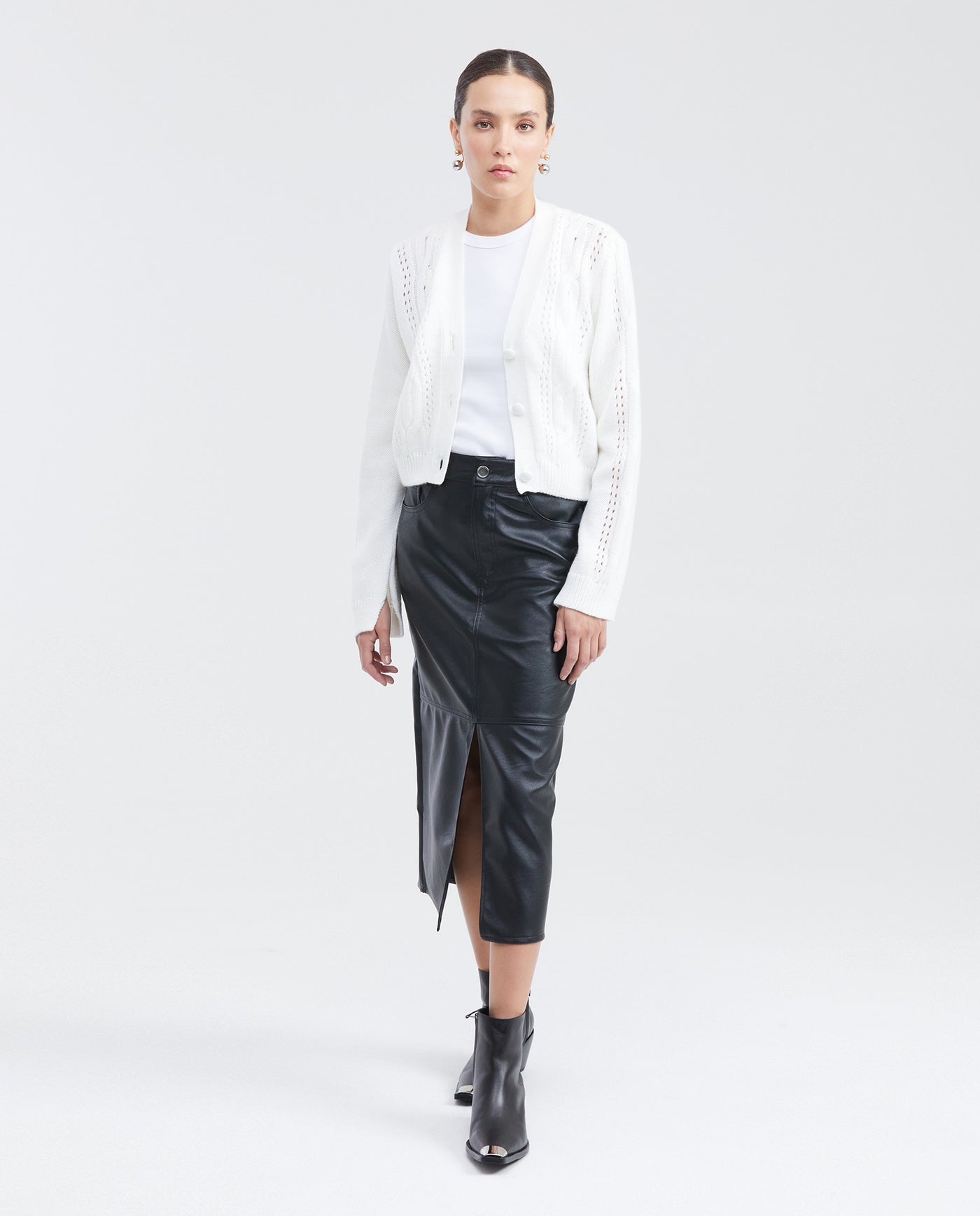Women's Cropped V-Neck Cardigan with Angora-Effect Knit and Metal Plate in Mixed Fibers - 7