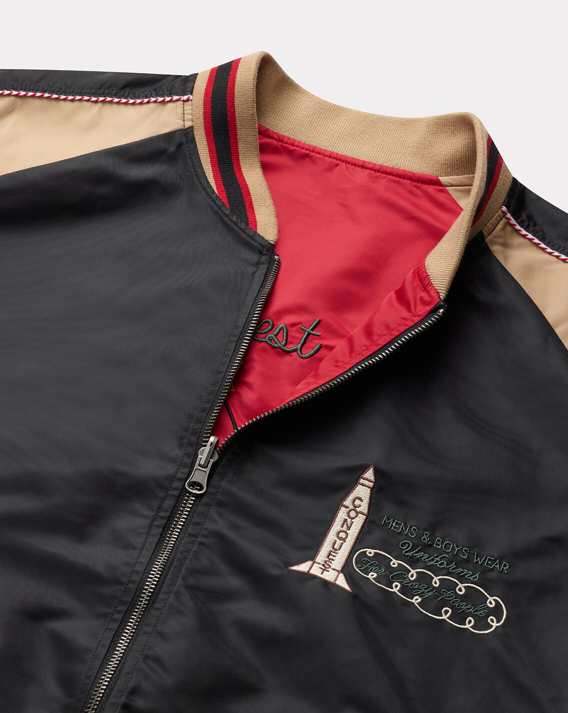 CHAQUETA TEDDY SOUVENIR EN NEGRO Y ROJO