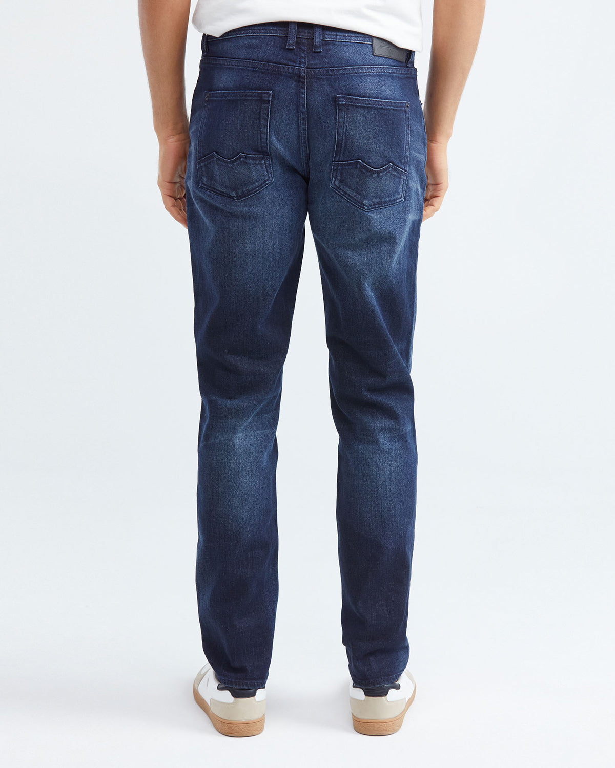 STRAIGHT FIT MID-RISE JEANS IN DARK WASH ST019