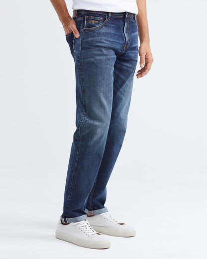 STRAIGHT FIT MID-RISE JEANS IN DARK WASH ST016