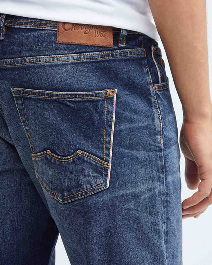 STRAIGHT FIT MID-RISE JEANS IN DARK WASH ST016