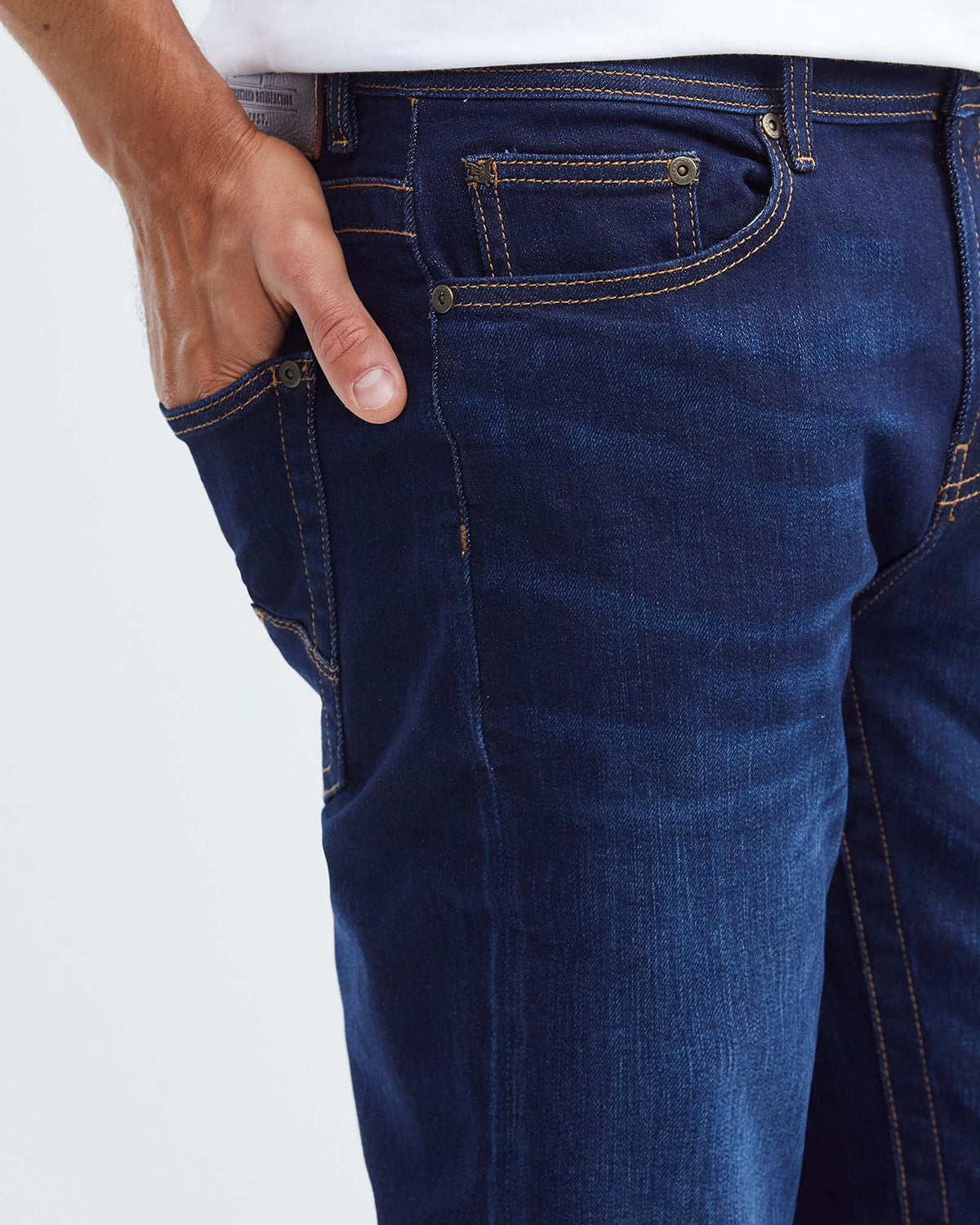 SLIM FIT MID-RISE JEANS IN DARK WASH SL008