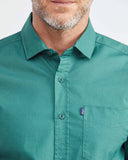 CAMISA SLIM FIT CON BOLSILLO EN VERDE