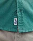 CAMISA SLIM FIT CON BOLSILLO EN VERDE