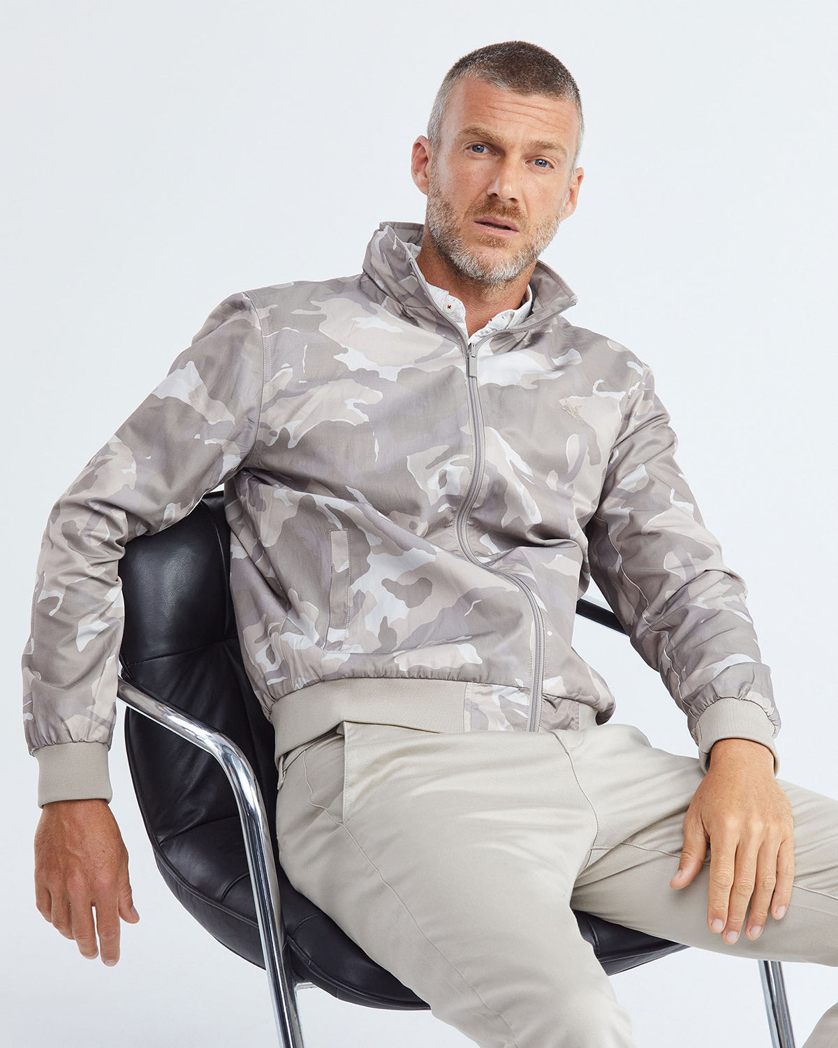 CLASSIC WINDBREAKER JACKET IN ECRU