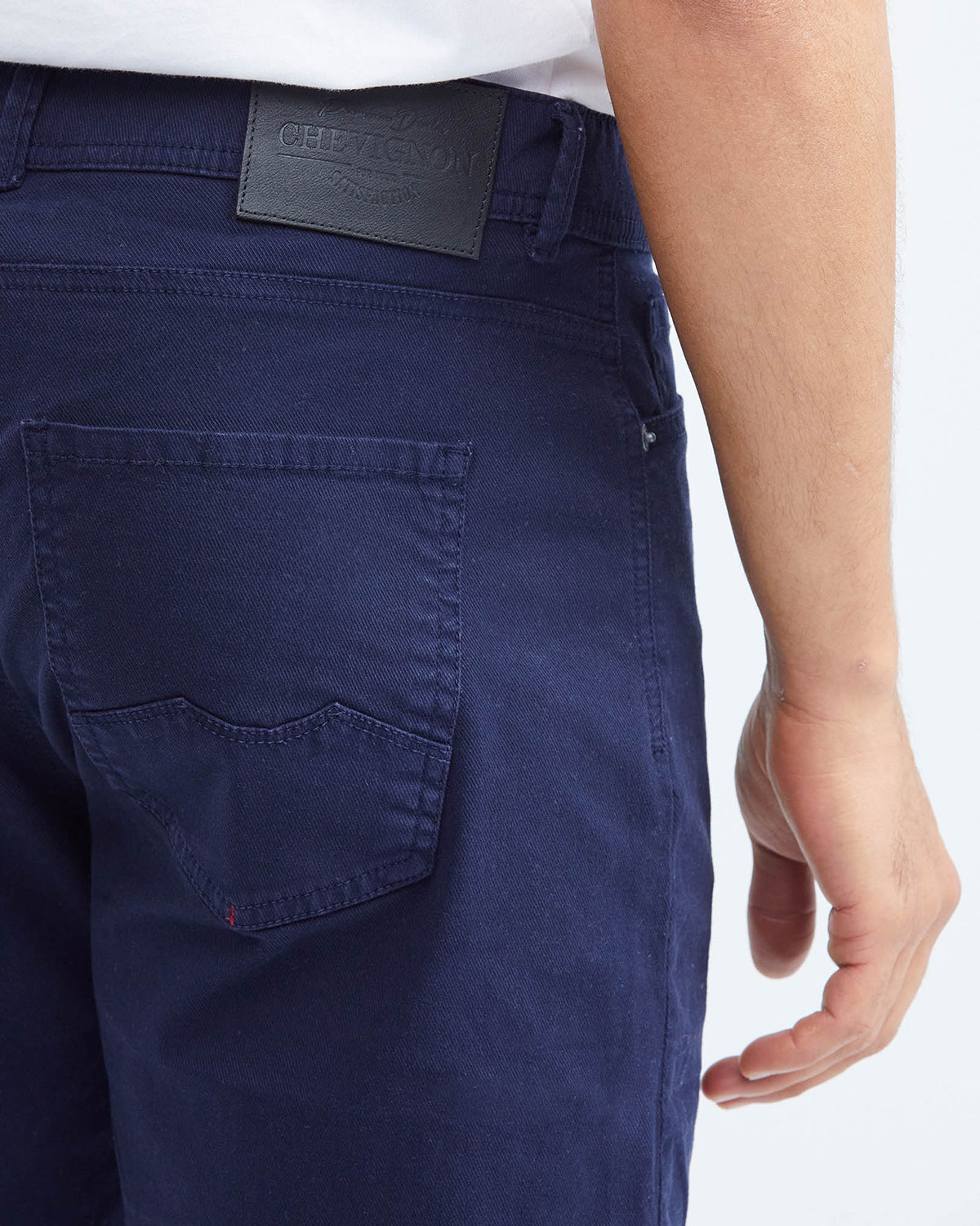 BERMUDA FIVE-POCKET SHORTS IN NAVY