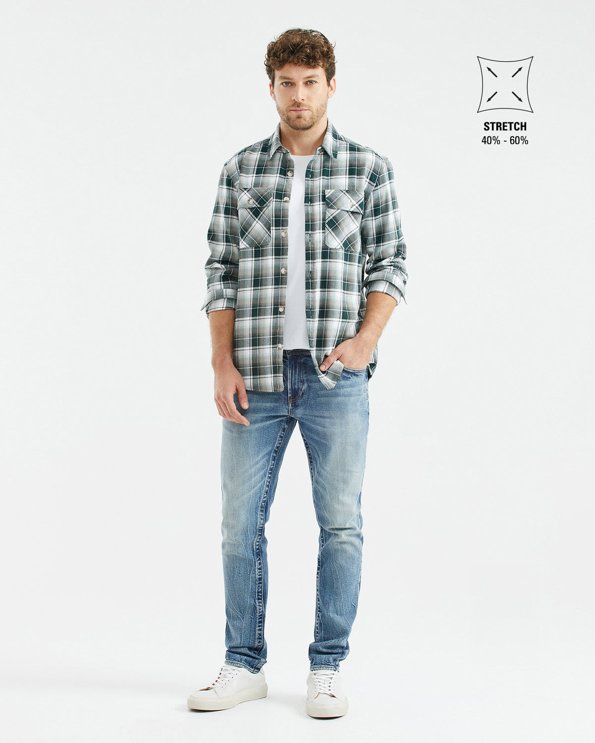 JEANS SLIM FIT DE TIRO MEDIO EN LAVADO MEDIO