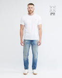 STRAIGHT FIT MID-RISE JEANS IN LIGHT WASH ST048