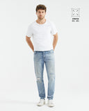 STRAIGHT FIT MID-RISE JEANS IN LIGHT WASH ST033