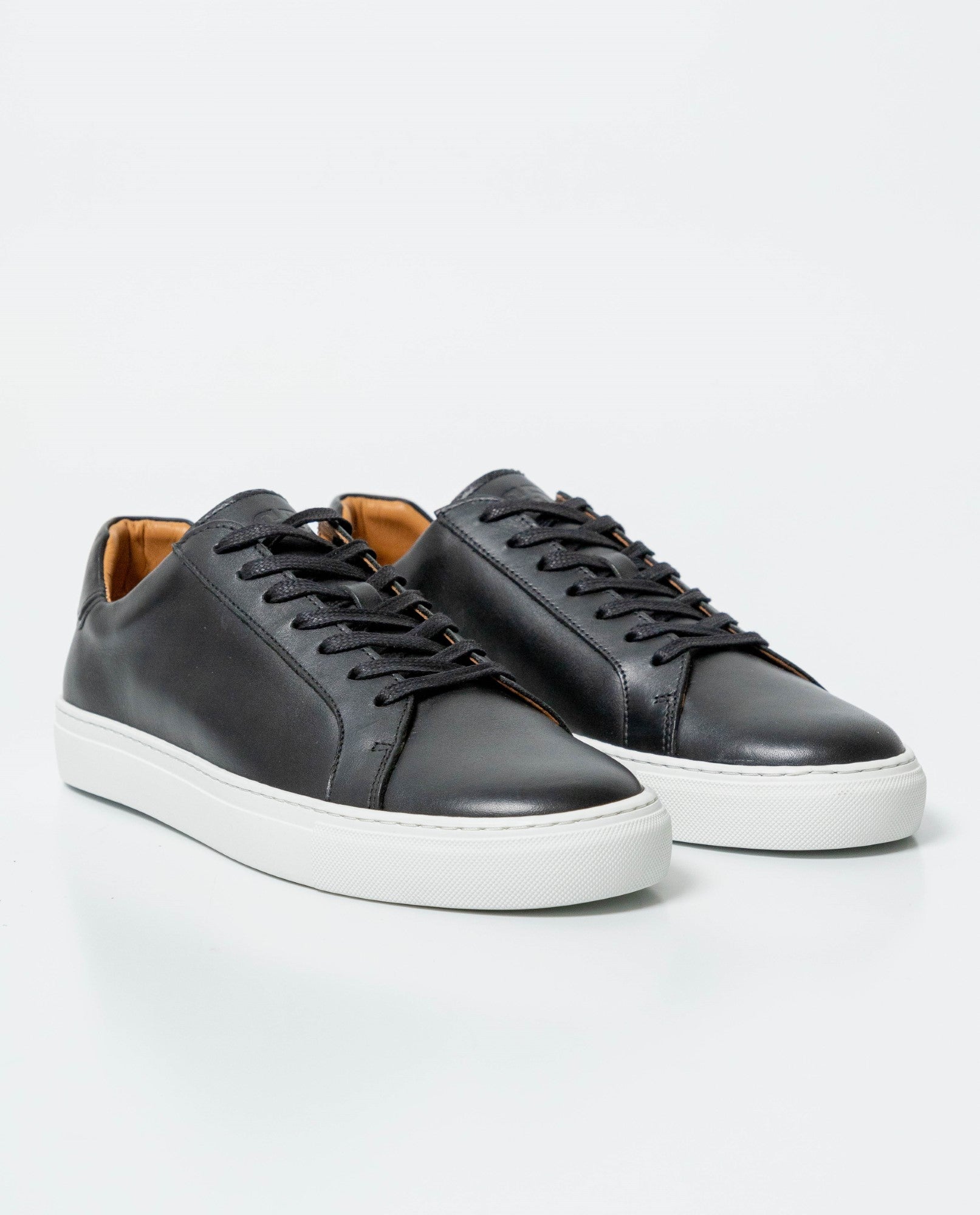 Men´s Aniline Leather Sneakers - Black 63_061G009_NEG194007_0