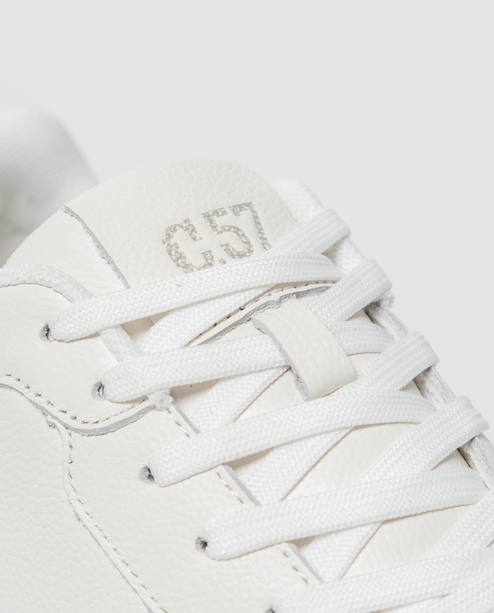 Men's Low-Top Basketball Style Sneakers with Monochromatic Tonal Design 63_062G009_BLA110601_5