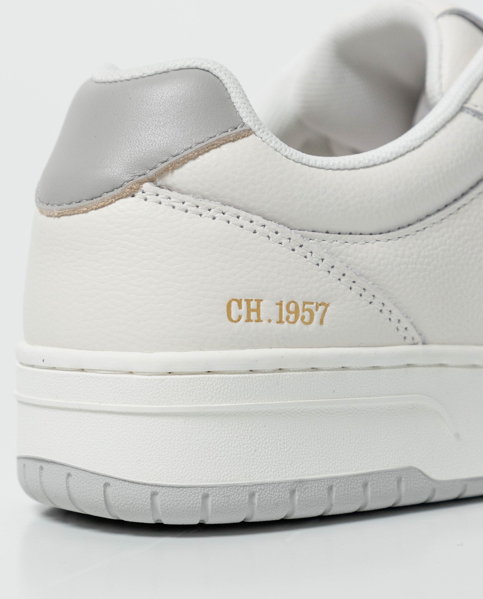 Men's Low-Top Basketball Style Sneakers with Monochromatic Tonal Design 63_062G009_BLA110601_6