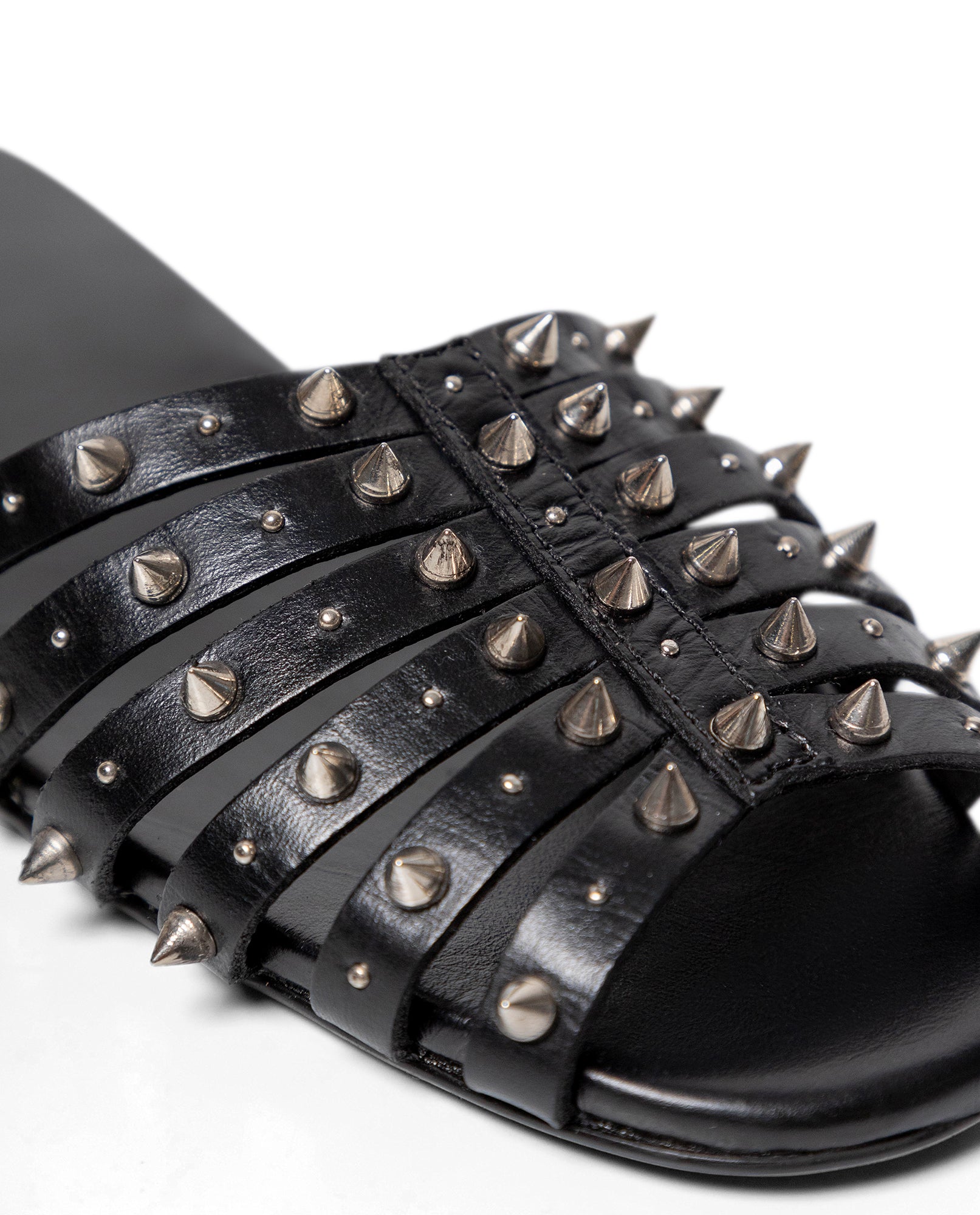 Women´s Leather Studded Sandals - Black 63_269G000_NEG194007_4