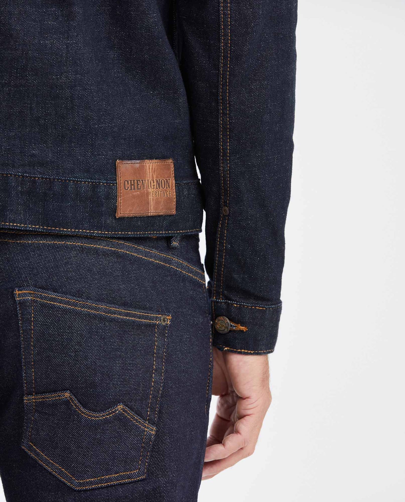 Men's Heritage Straight Fit Ultra Dark Wash Trucker Jacket with Leather Collar in Stretch Denim 322G450 - 6