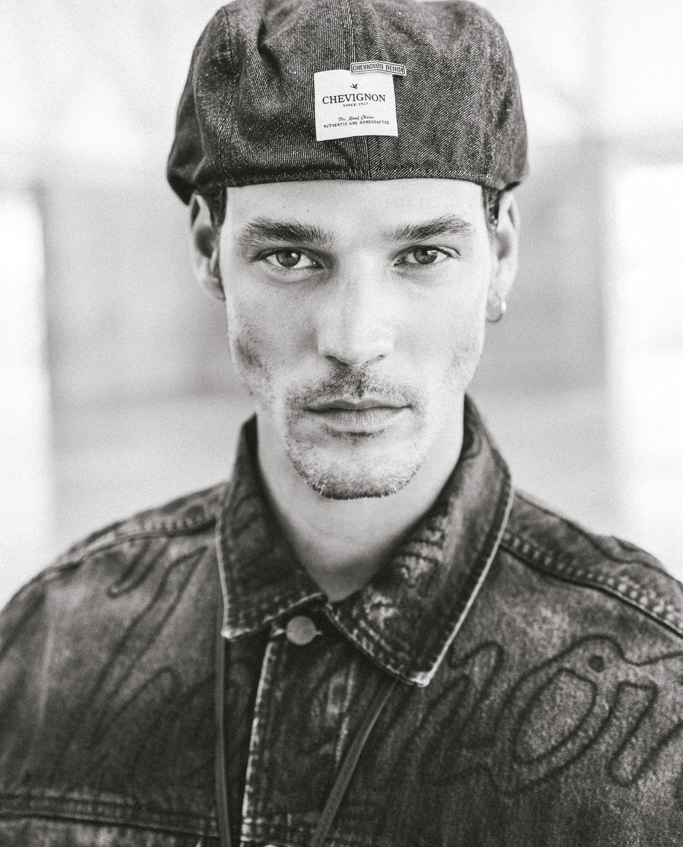 Mens Embroidered Denim Trucker Jacket - Special Collection - Blue 63_322H201_AZU194052_3