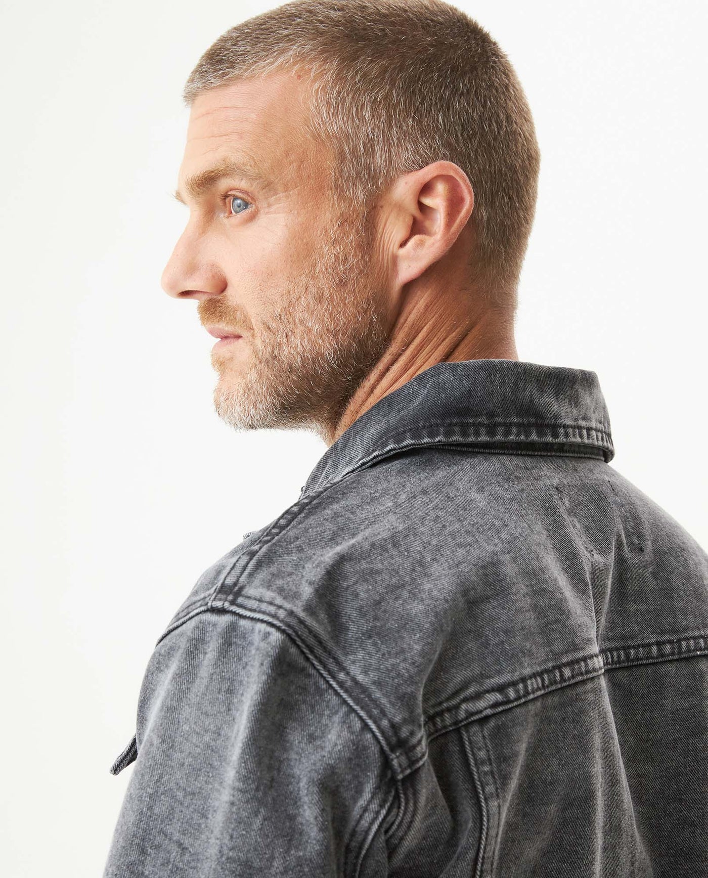 Men's Multi-Pocket Trucker Denim Jacket in Cotton-Viscose Blend, Tidemark 329G002 - 6