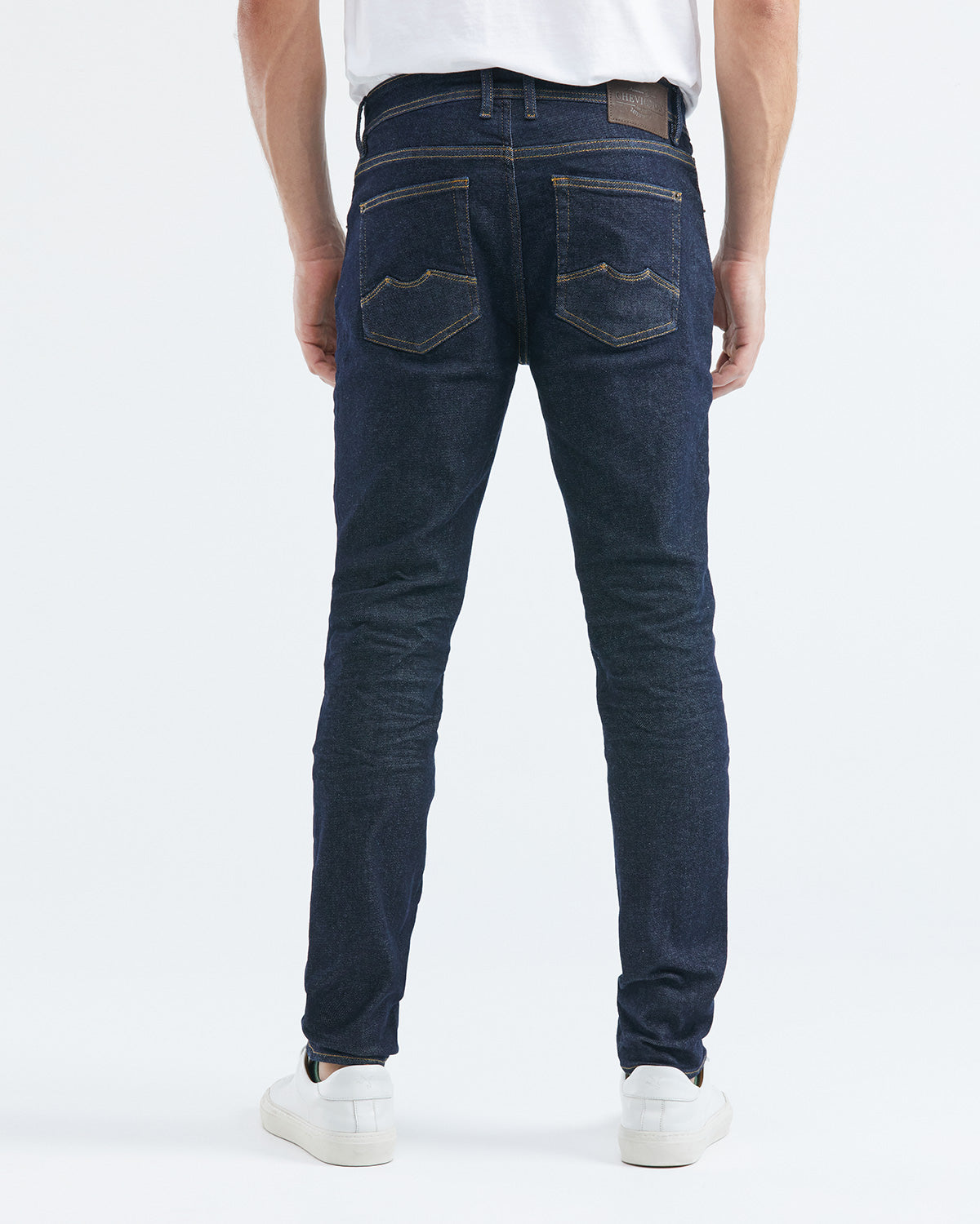 JEANS RECTOS DE TIRO MEDIO EN LAVADO ULTRA OSCURO